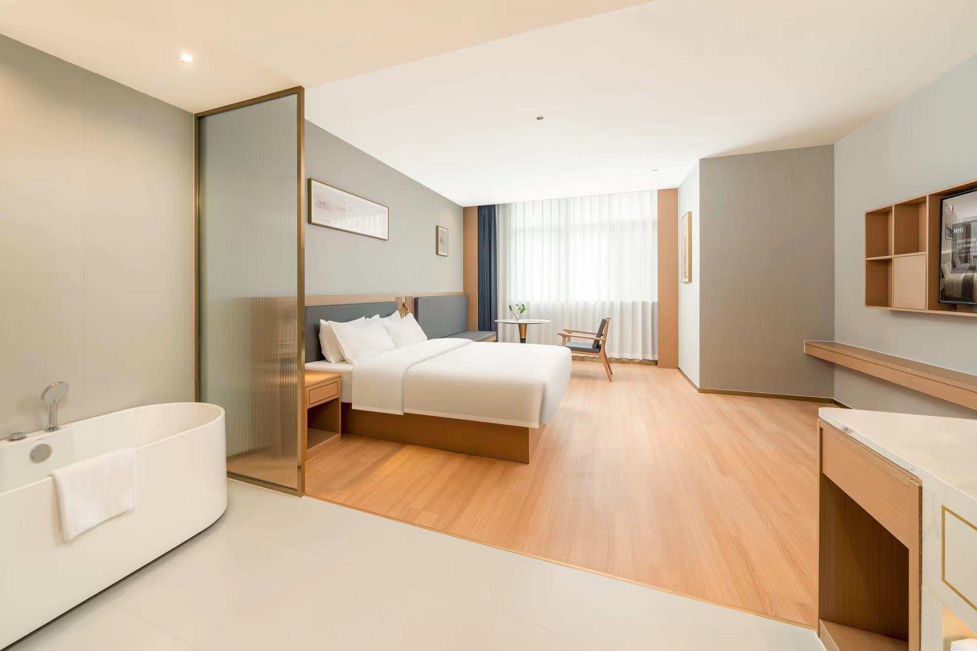 智能浪漫浴缸房（智能客控+0压床垫）