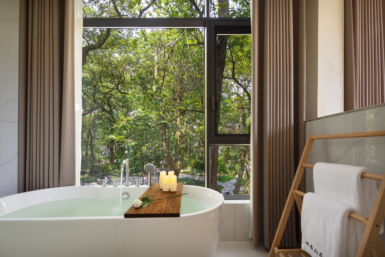 Camphor 270 ° Panoramic Tub Double Bed Room (Floor-to-Ceiling Windows + 100