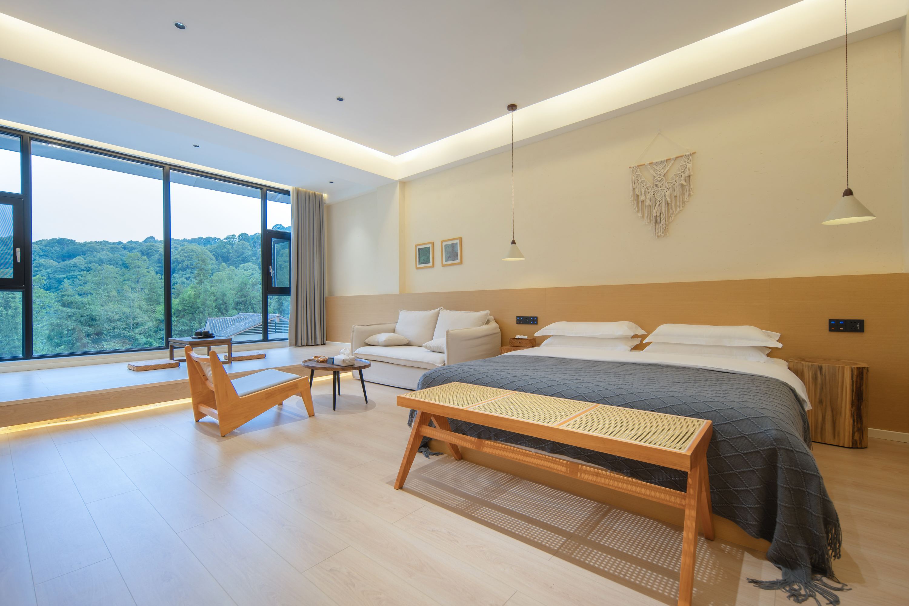 Bifengxia Lanshan Designer Homestay Huaiye Refined Cinema Double Bed Room