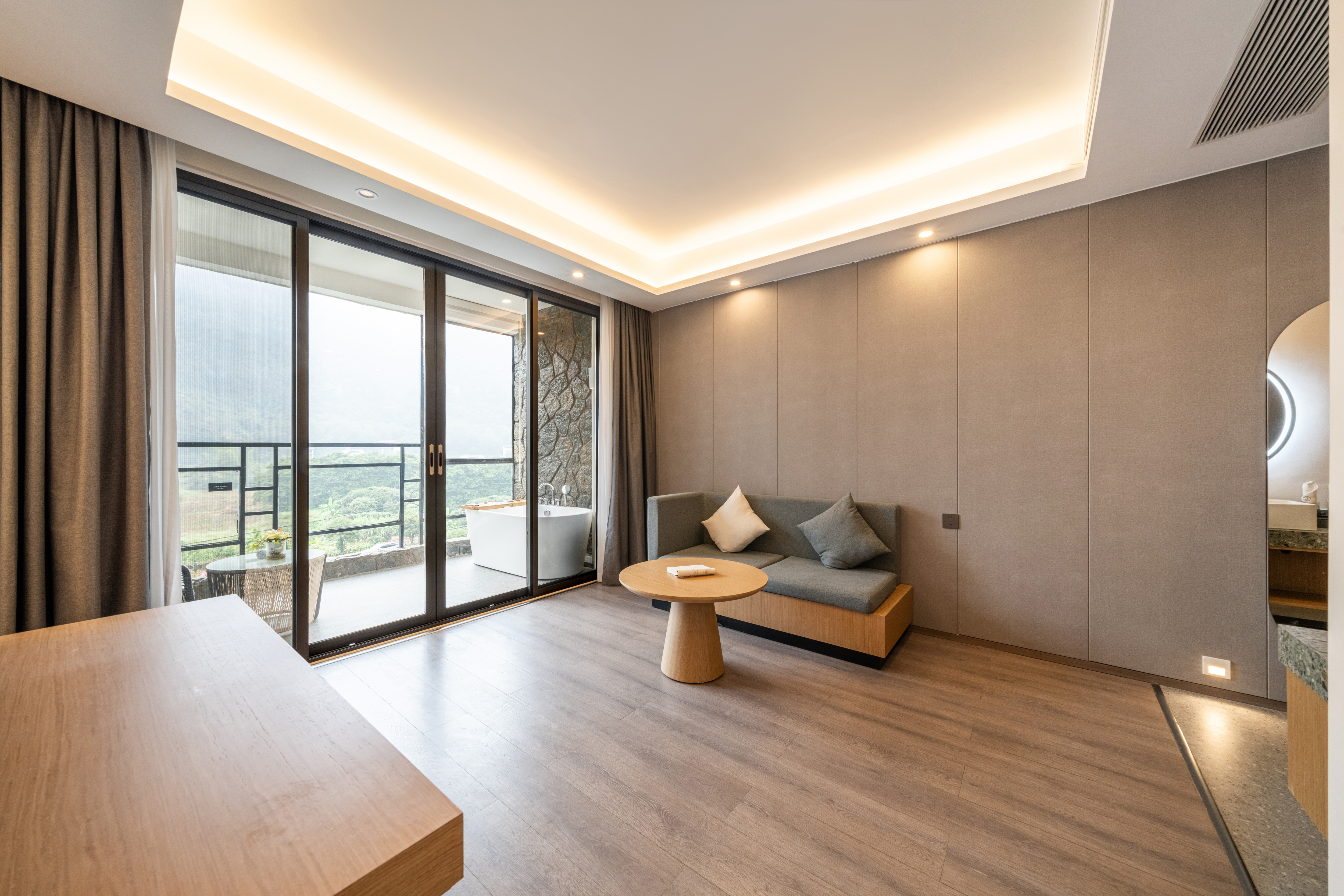 山水阳枱子母双床房『山河阳台+观景会客区+观景浴缸』