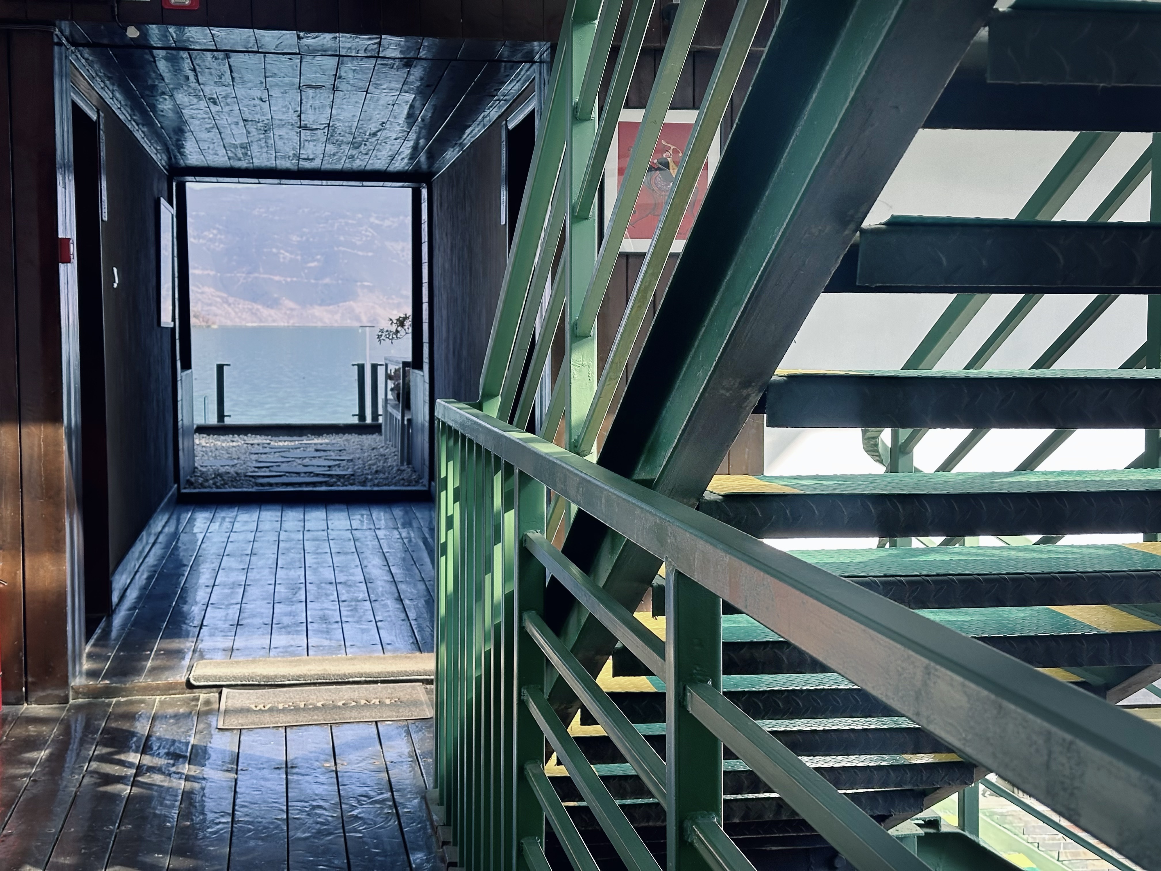 Mountain-view Twin Room