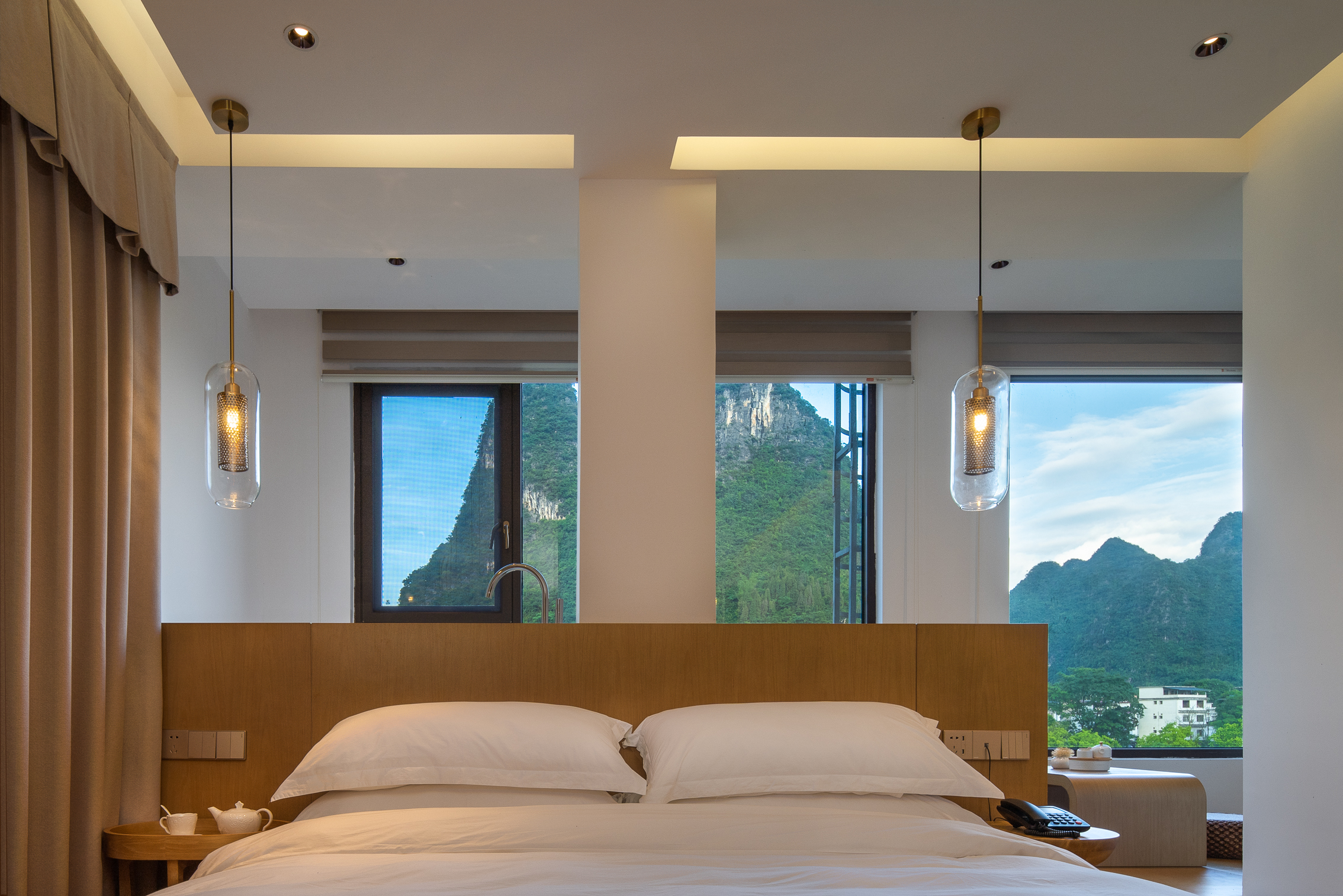 观山榻榻米大床房（日式禅意品茶赏景榻+超大圆形浴缸+迷你冰箱+智能马桶）