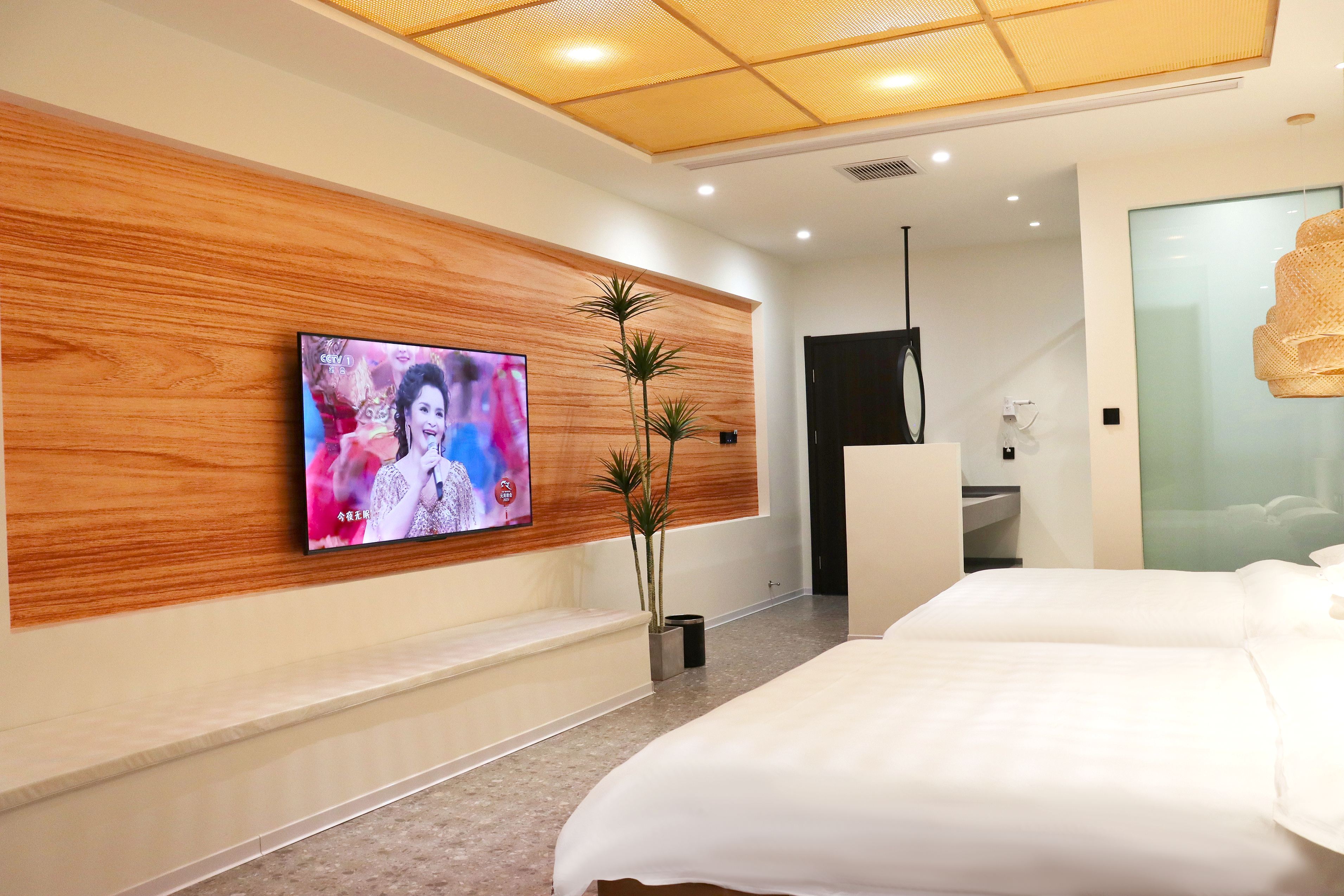 桃花扇亲子双床房—浴缸+山景+泳池