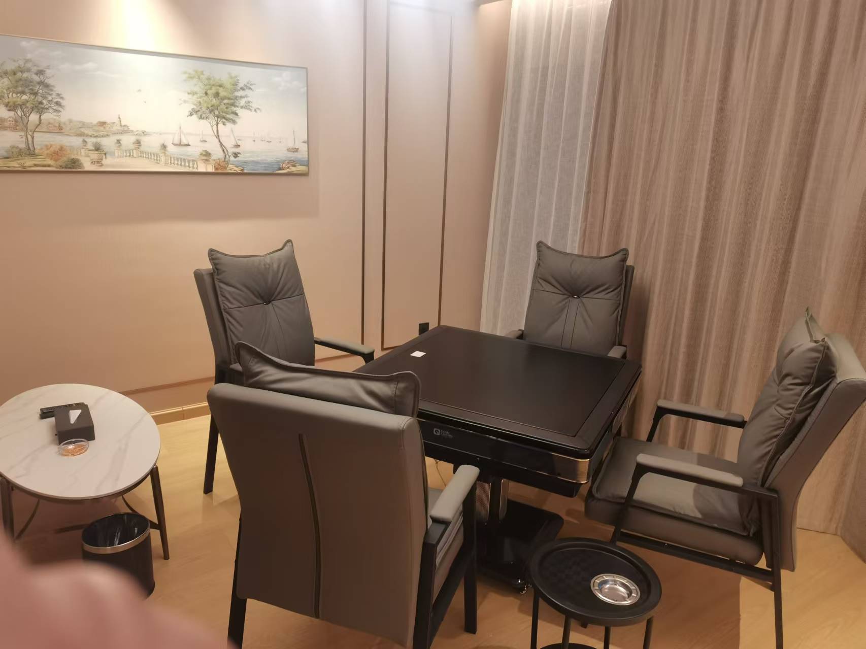 行政棋牌套房（手机投屏+智能客控）