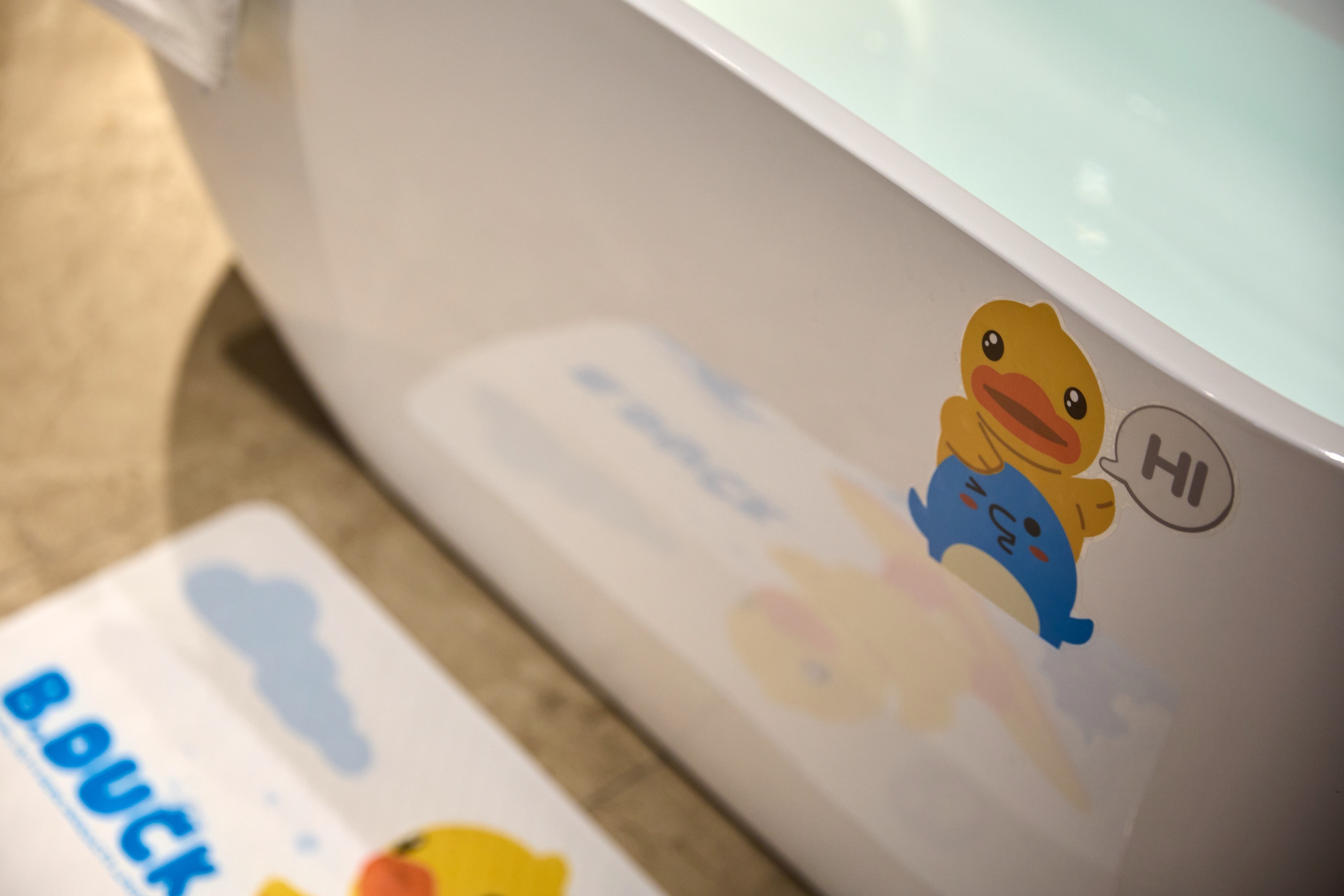 B.duck小黄鸭亲子主题房（全景落地窗）