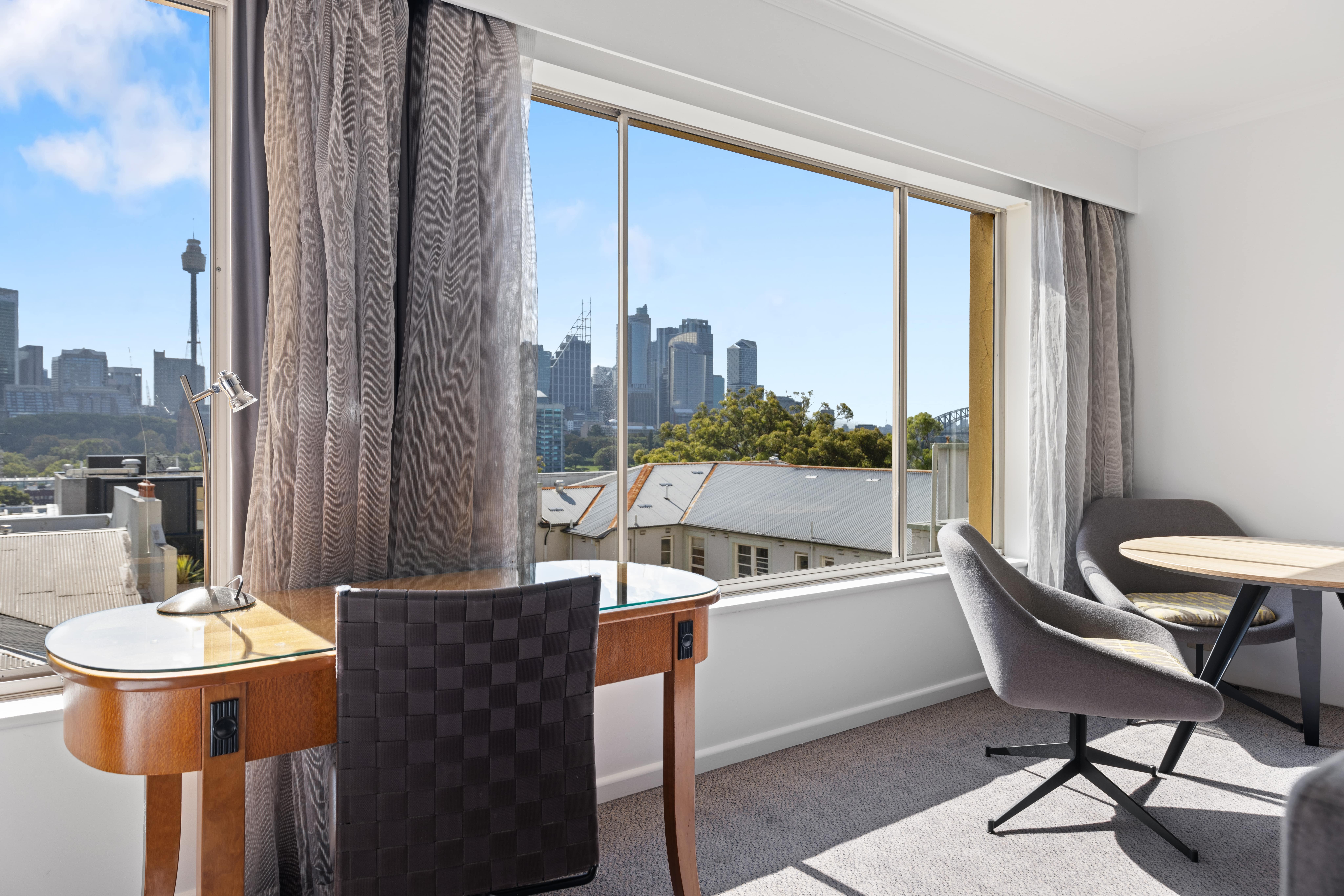 一卧室加大床套房