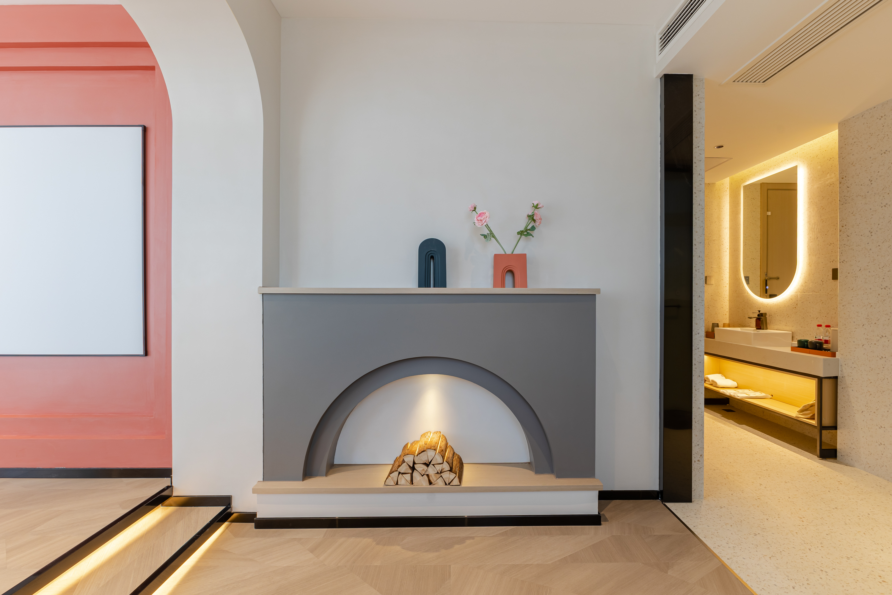 Hongshan | Premium Double Bed Room (Giant Screen Cinema + Smart Home + Zero Pressure Mattress)