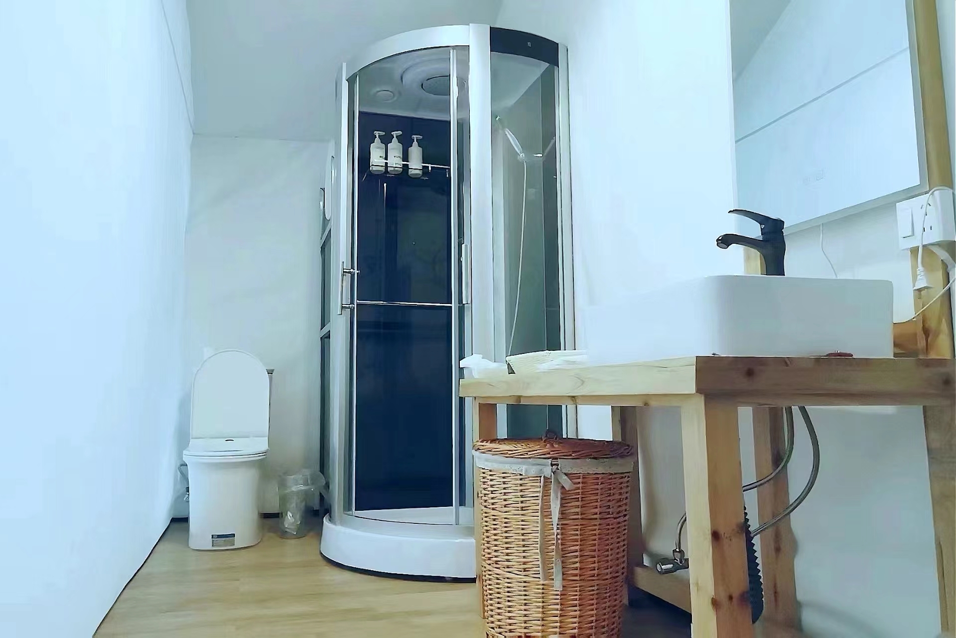 Family Friendly Tent (Air Conditioner, Private Bathroom)