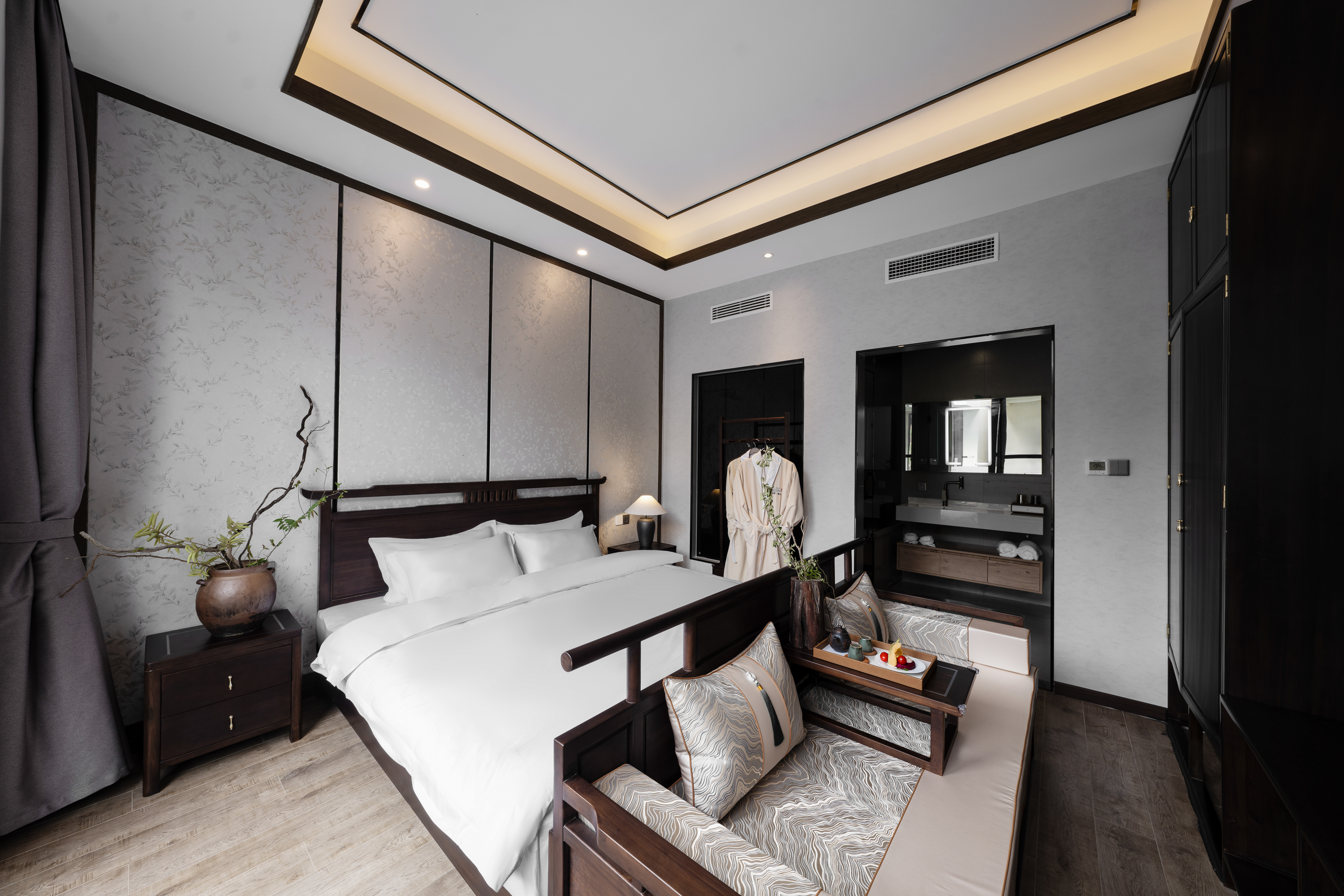 Zitan Lanting Private Hot Spring Queen Bed Room