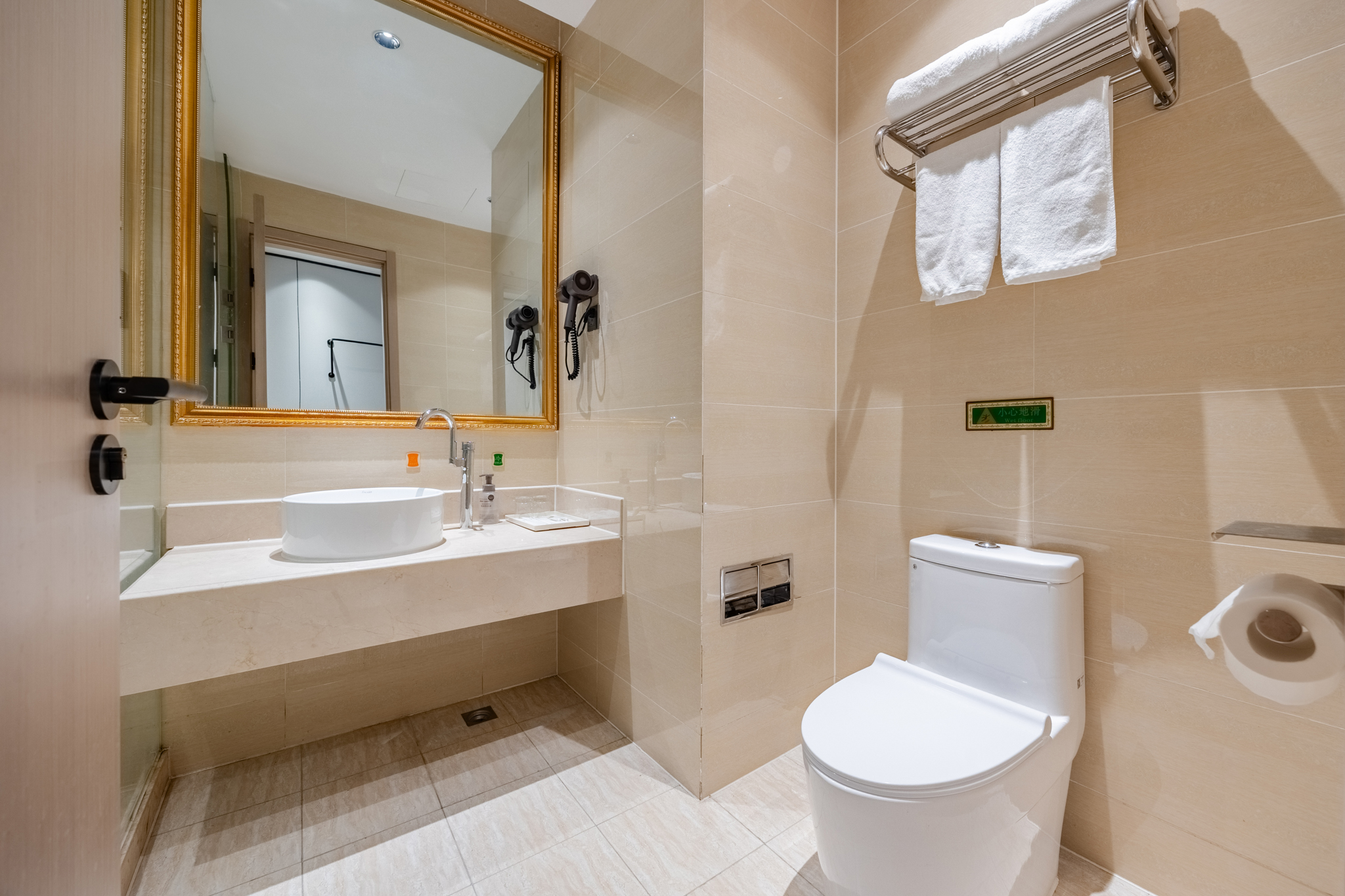 高级大床房【55寸投屏电视+舒睡床品】