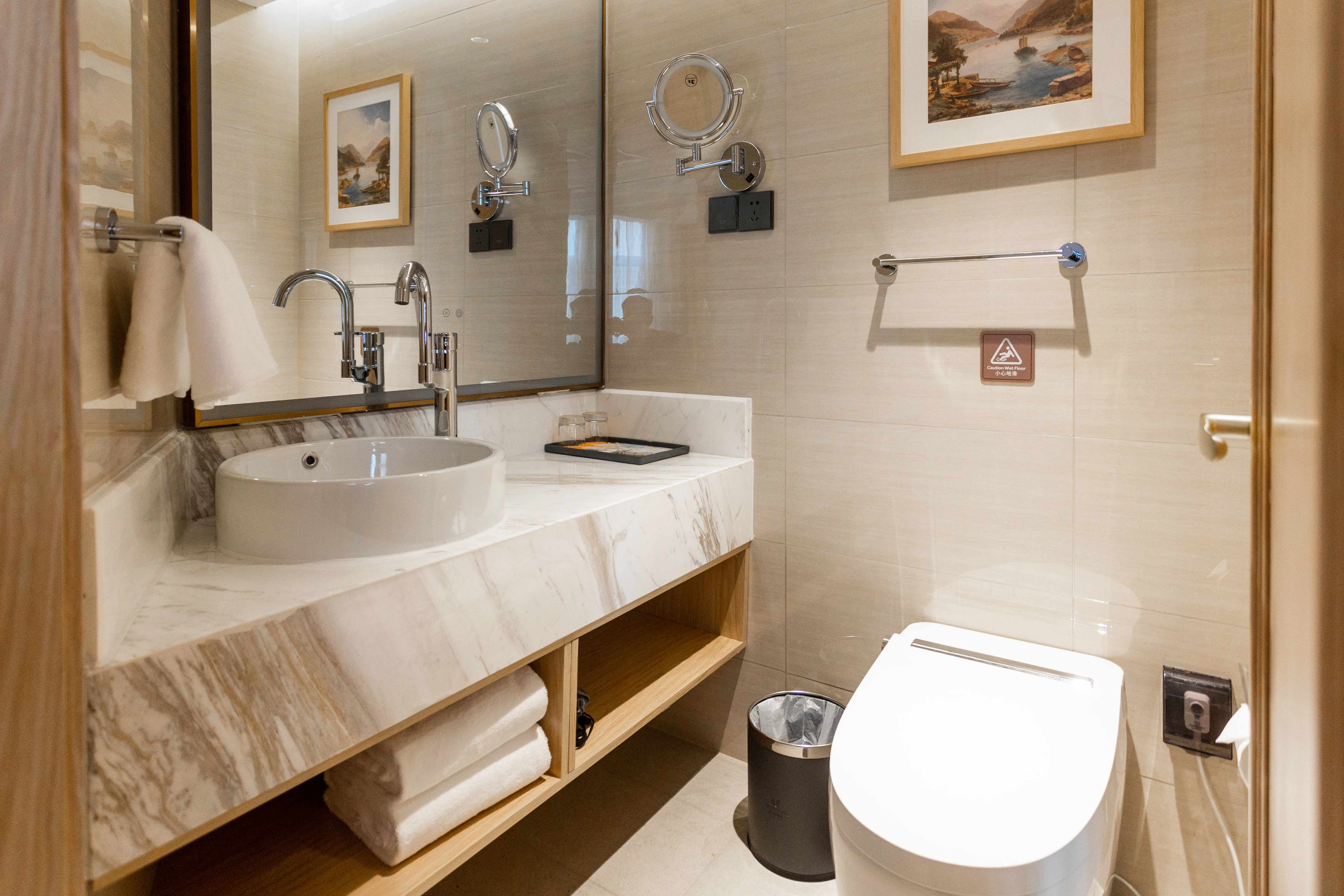 高级大床房（全屋智能客控+电视投屏+智能马桶）