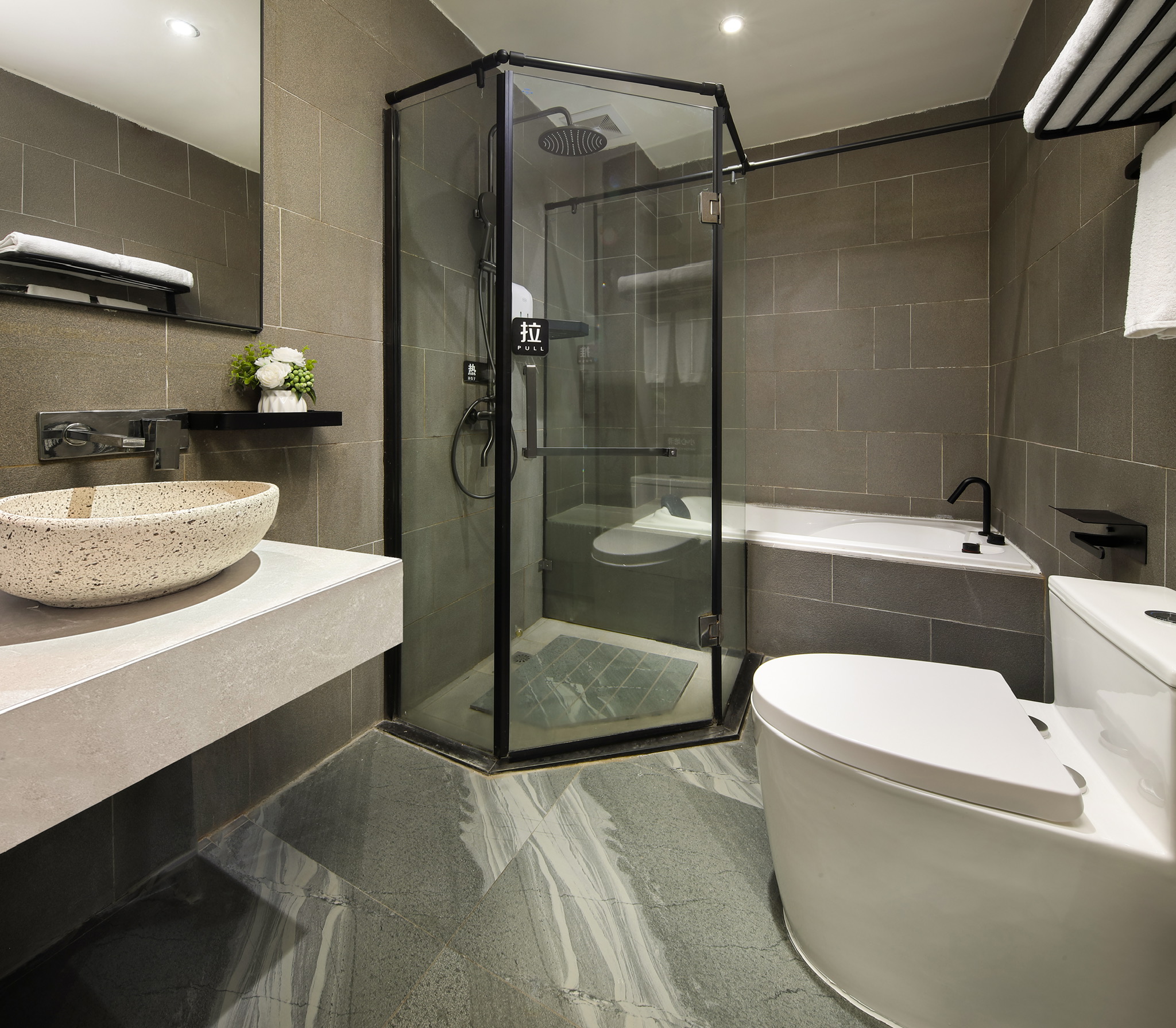 悦山豪华阳台大床房（观景阳台+休闲浴缸+4k电视）