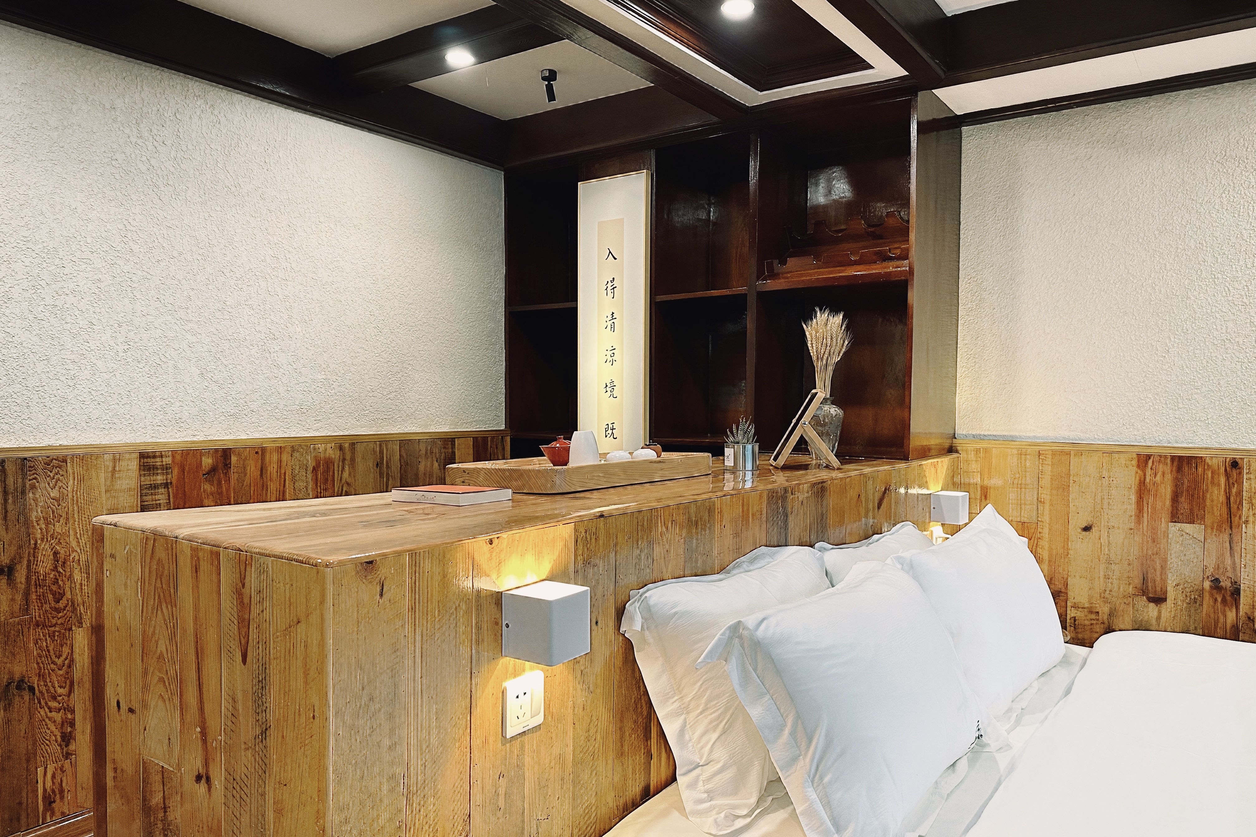 Queen Room With Lake View