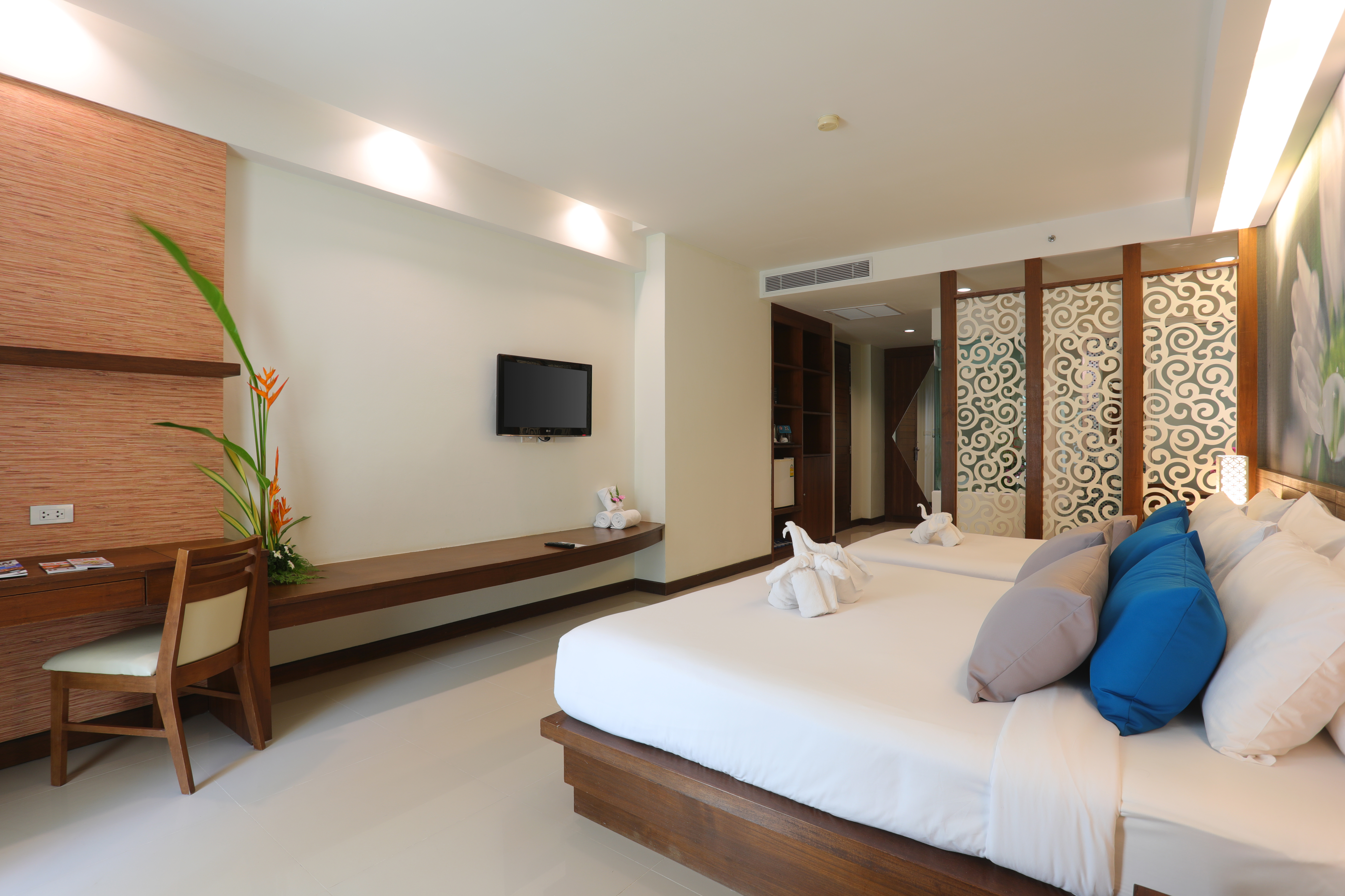 家庭大床套房 （直通泳池）