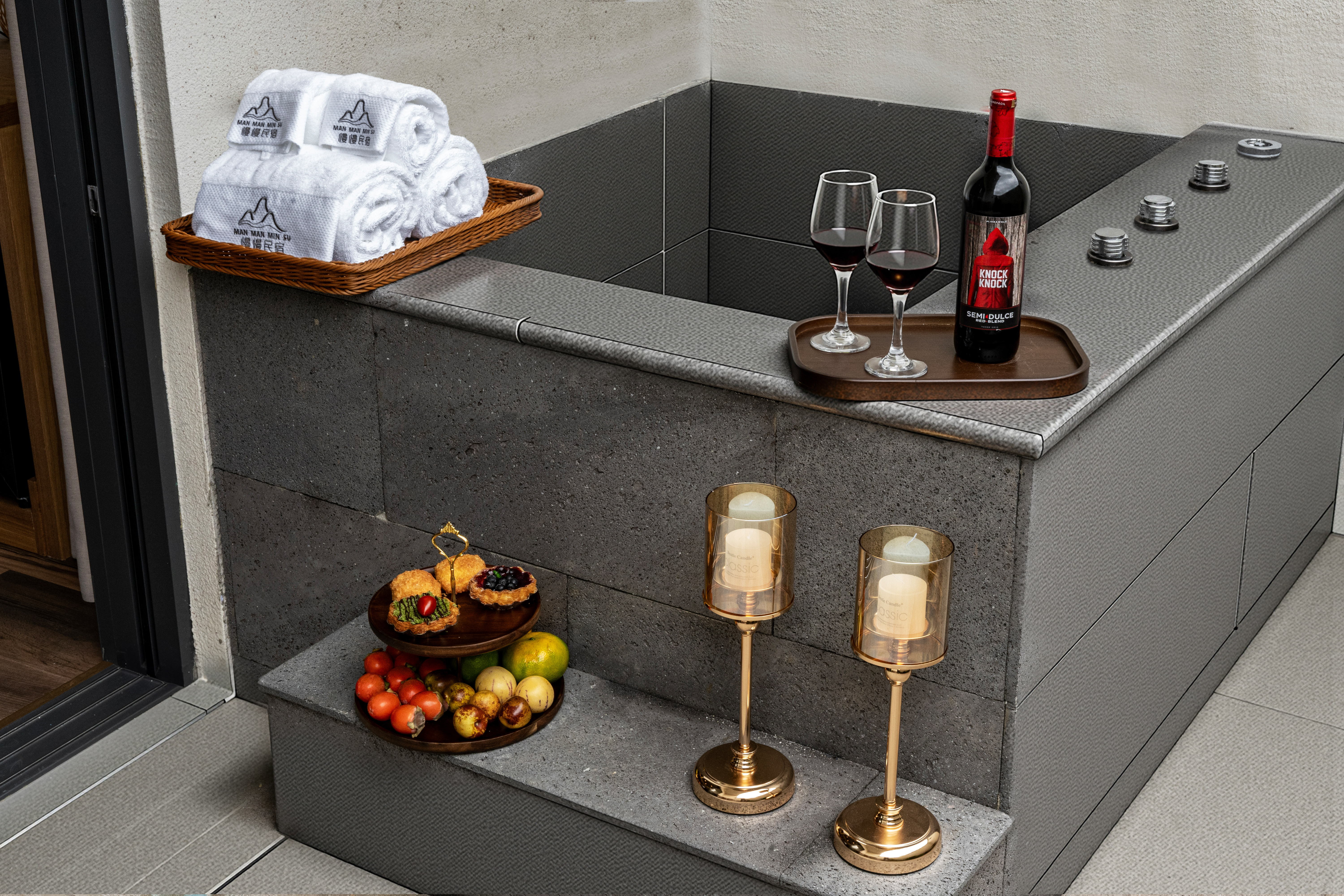 扶苏丨火山石私汤温泉双床房（休闲庭院+硫磺温泉）