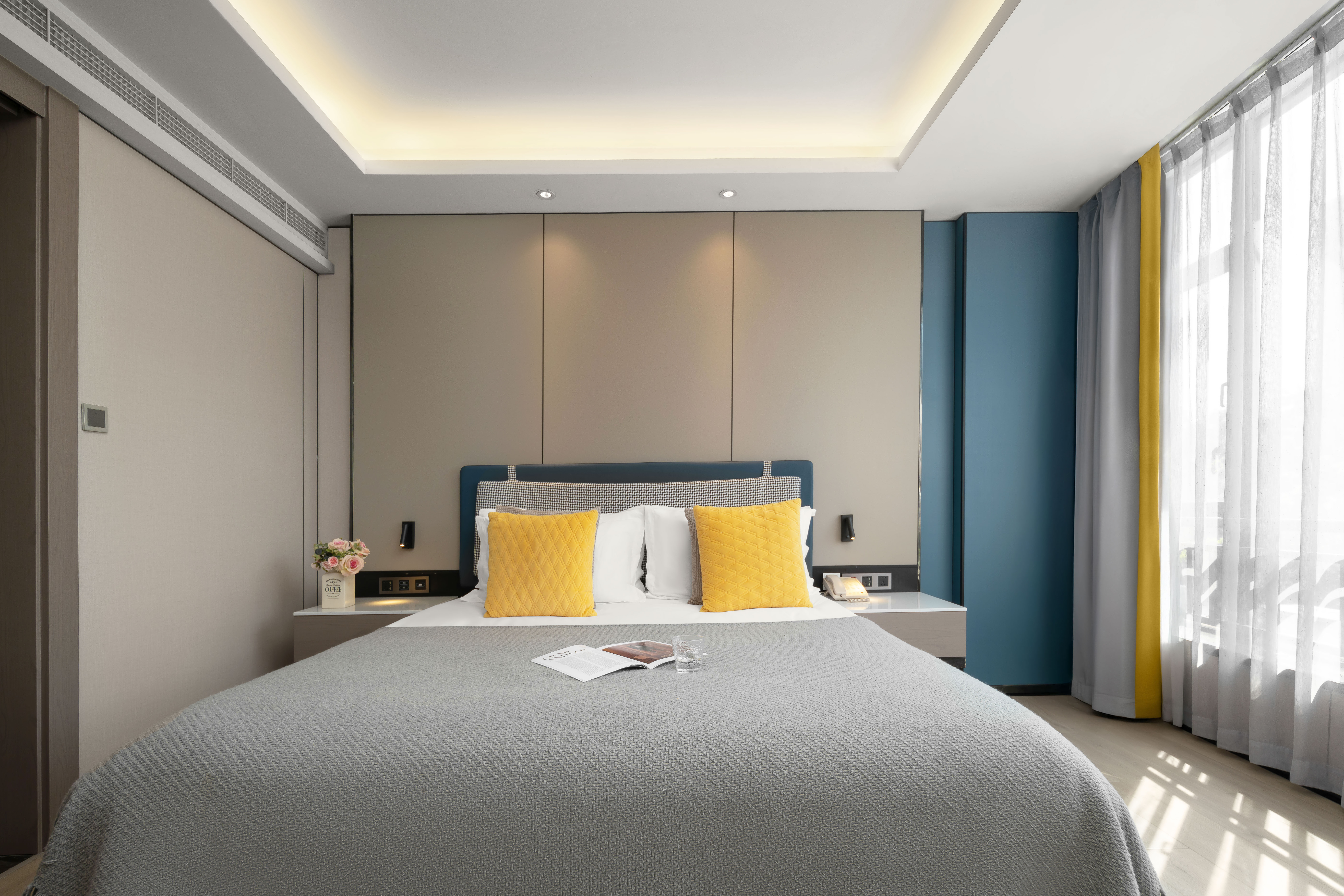 休闲娱乐棋牌房 | 一房一厅自动麻将桌+智能马桶