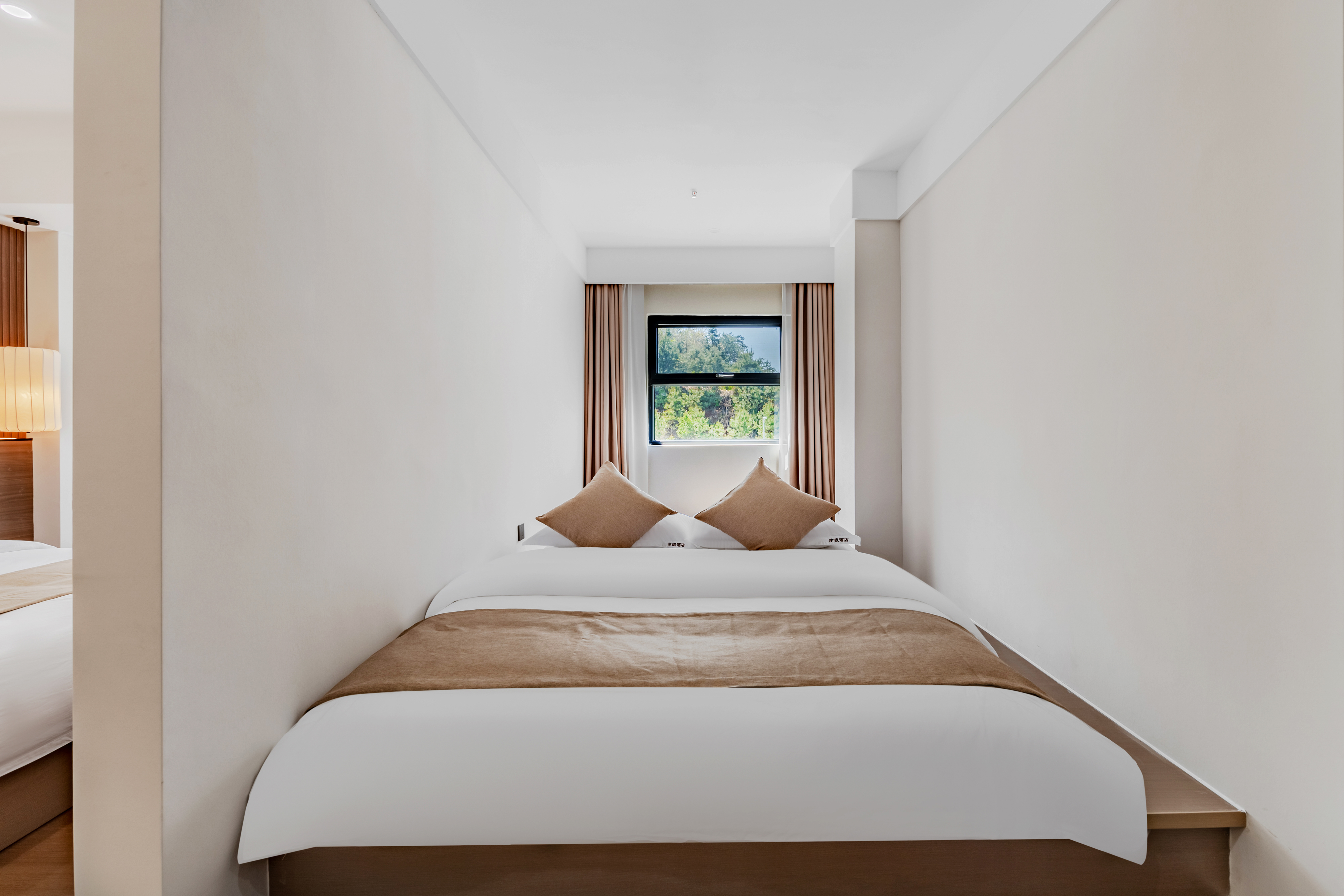 Moju Family Suite (Spacious, Hd Audio-Visual Projection, Smart Bathroom)