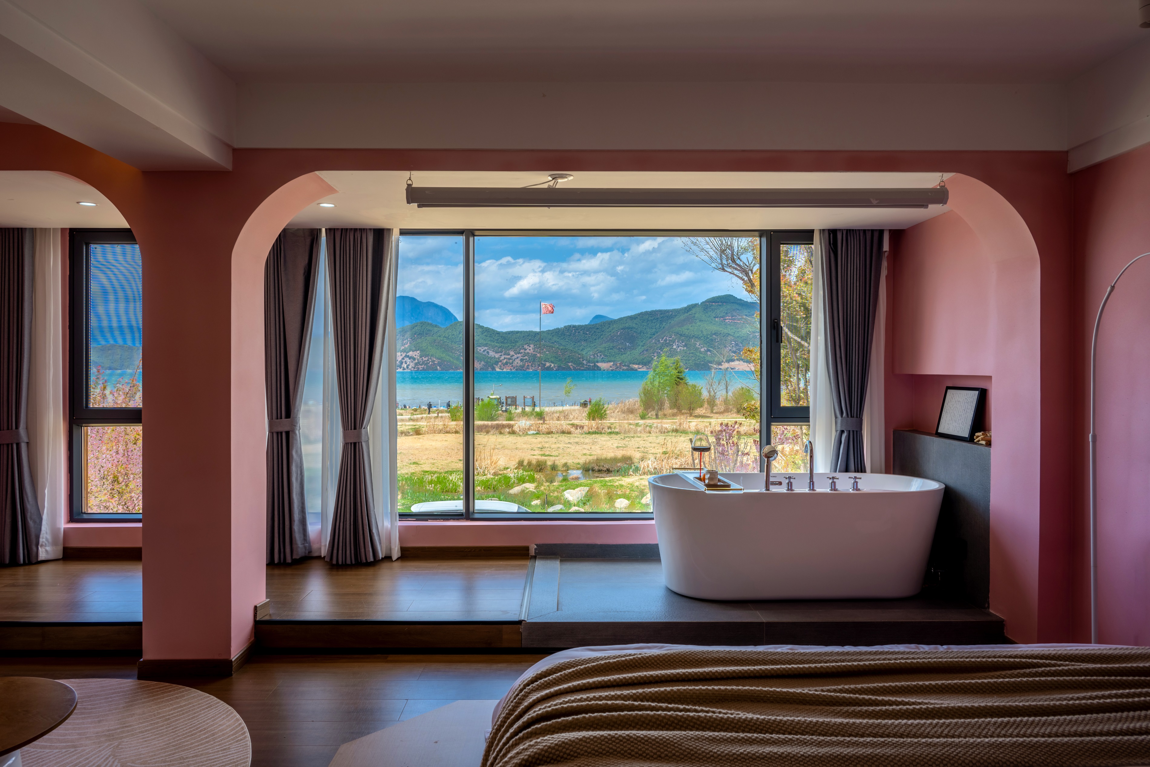 Du Feng Ji · Lake-View Tatami Double Bed Room