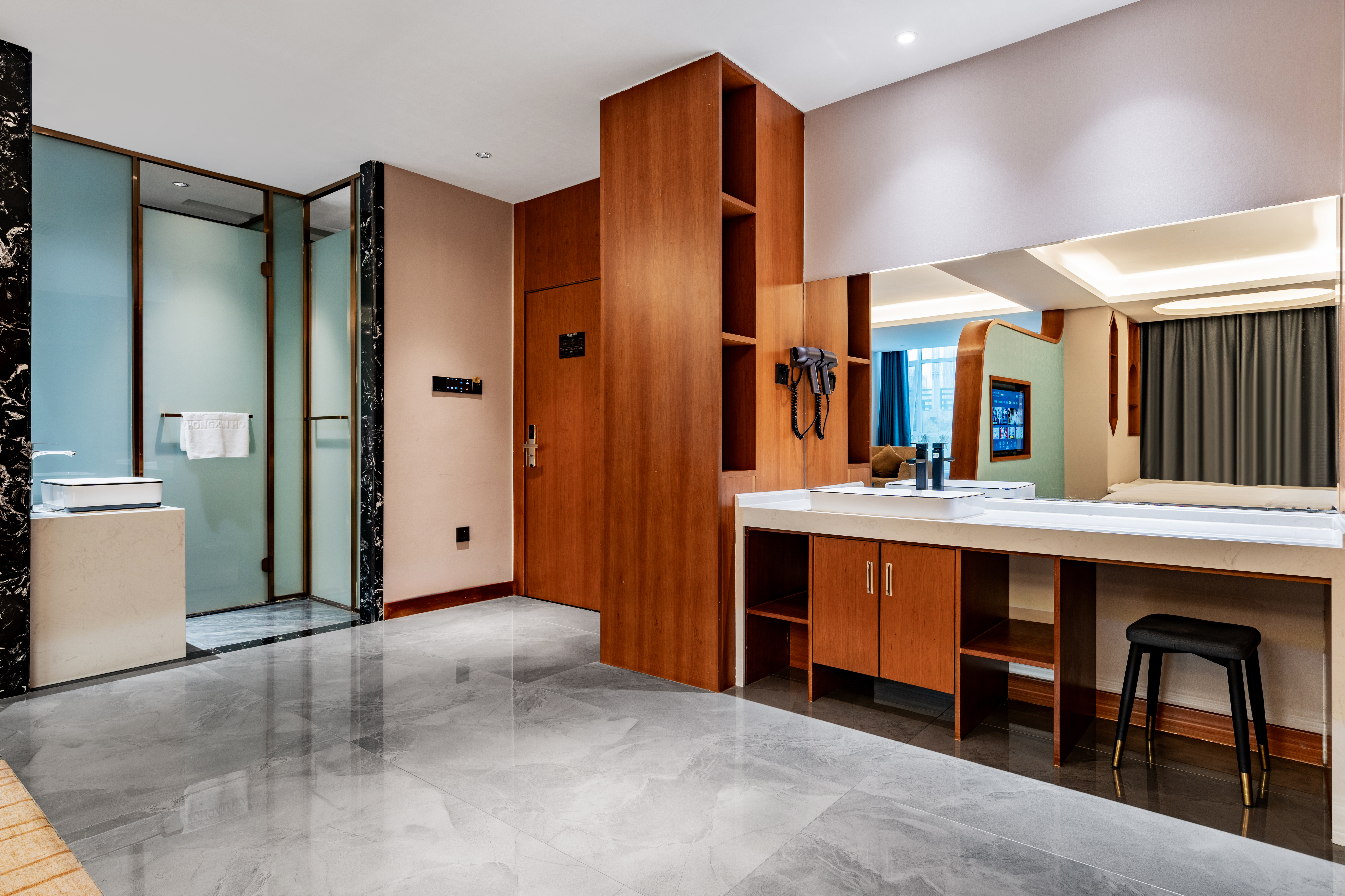 亲子家庭套房（乳胶床垫+影音智能+榻榻米床）