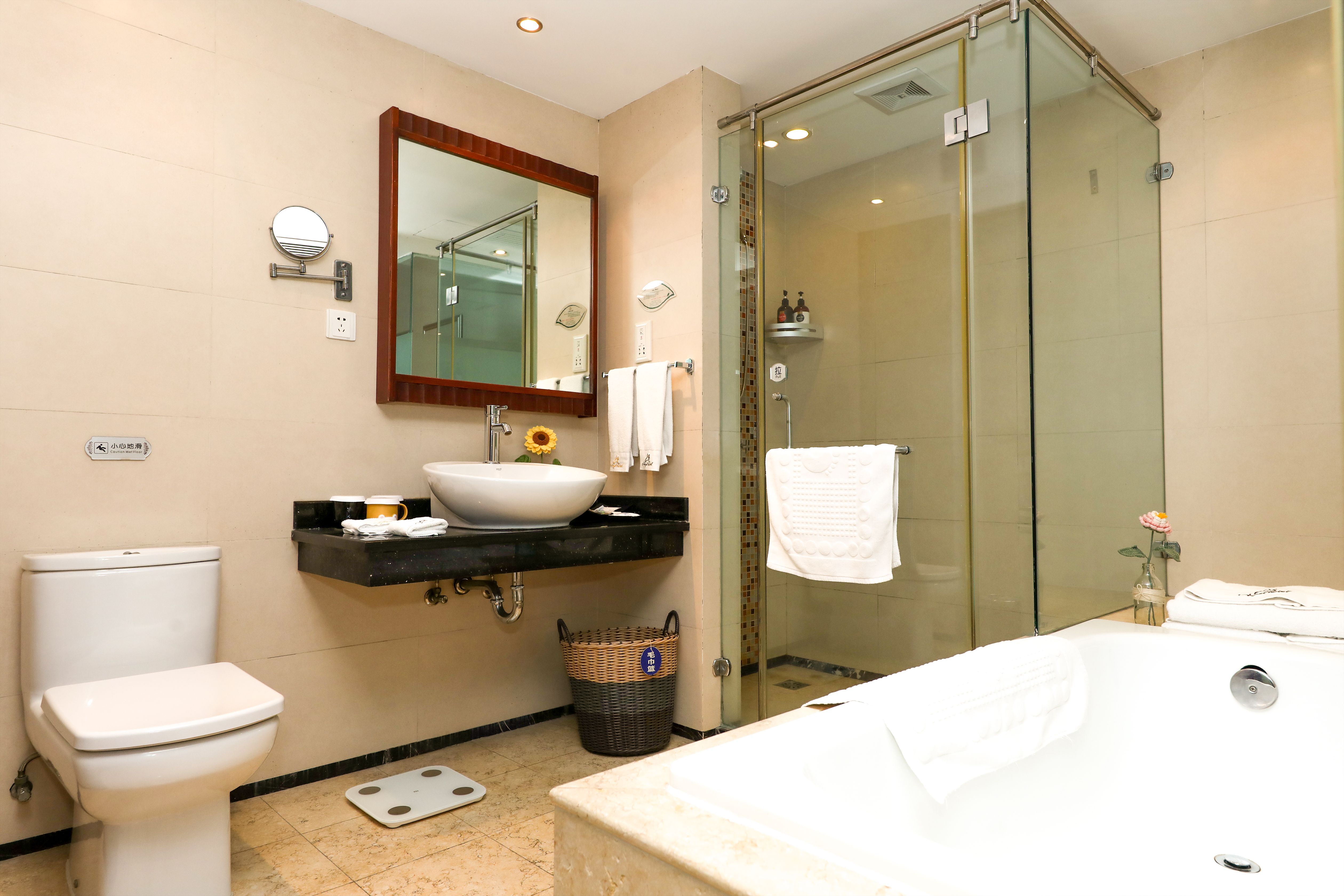 亲子套房（鹅绒床被+小冰箱+空气净化器）