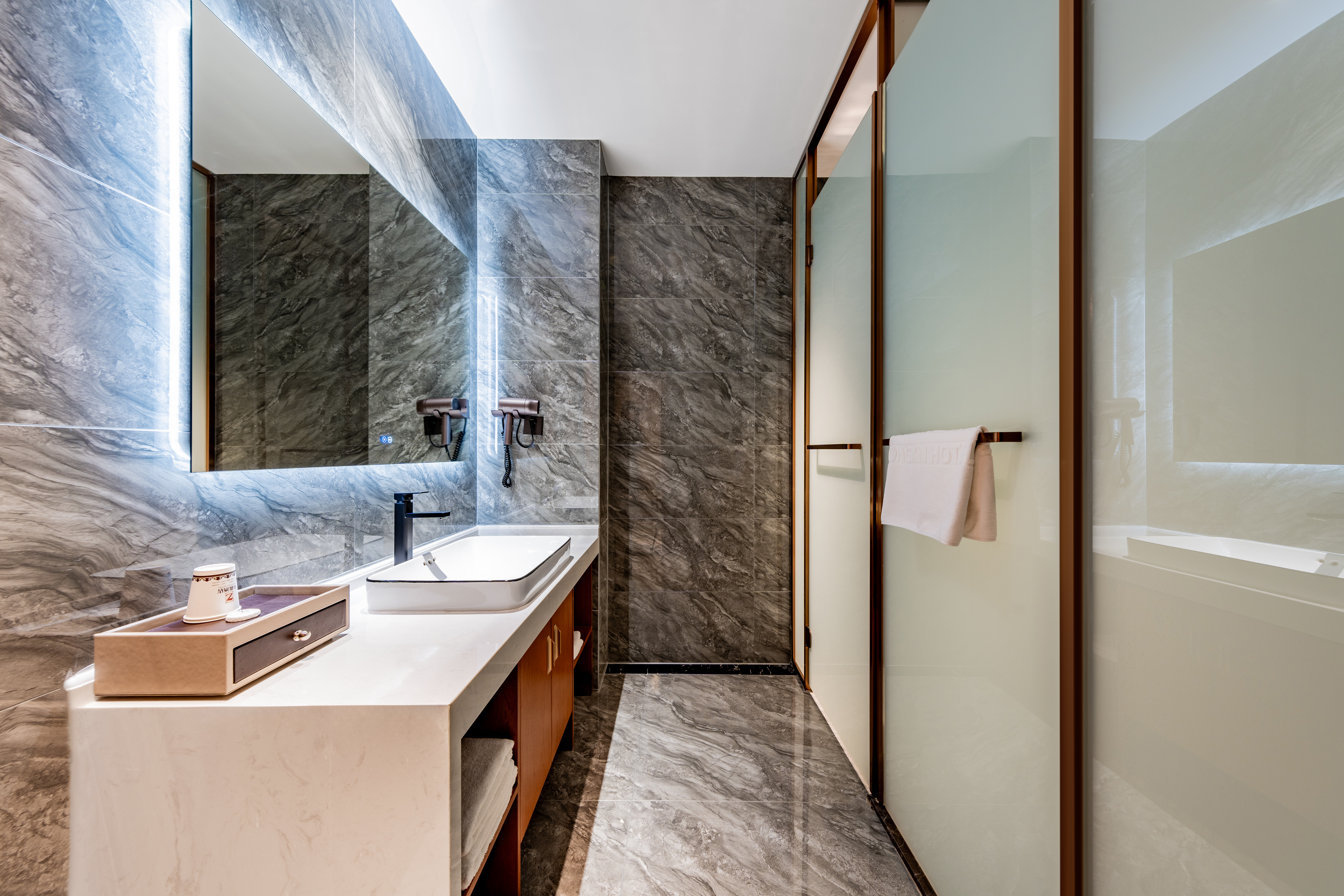 豪华影音大床房【嘉尼曼乳胶床垫+影音智能+地暖智控】