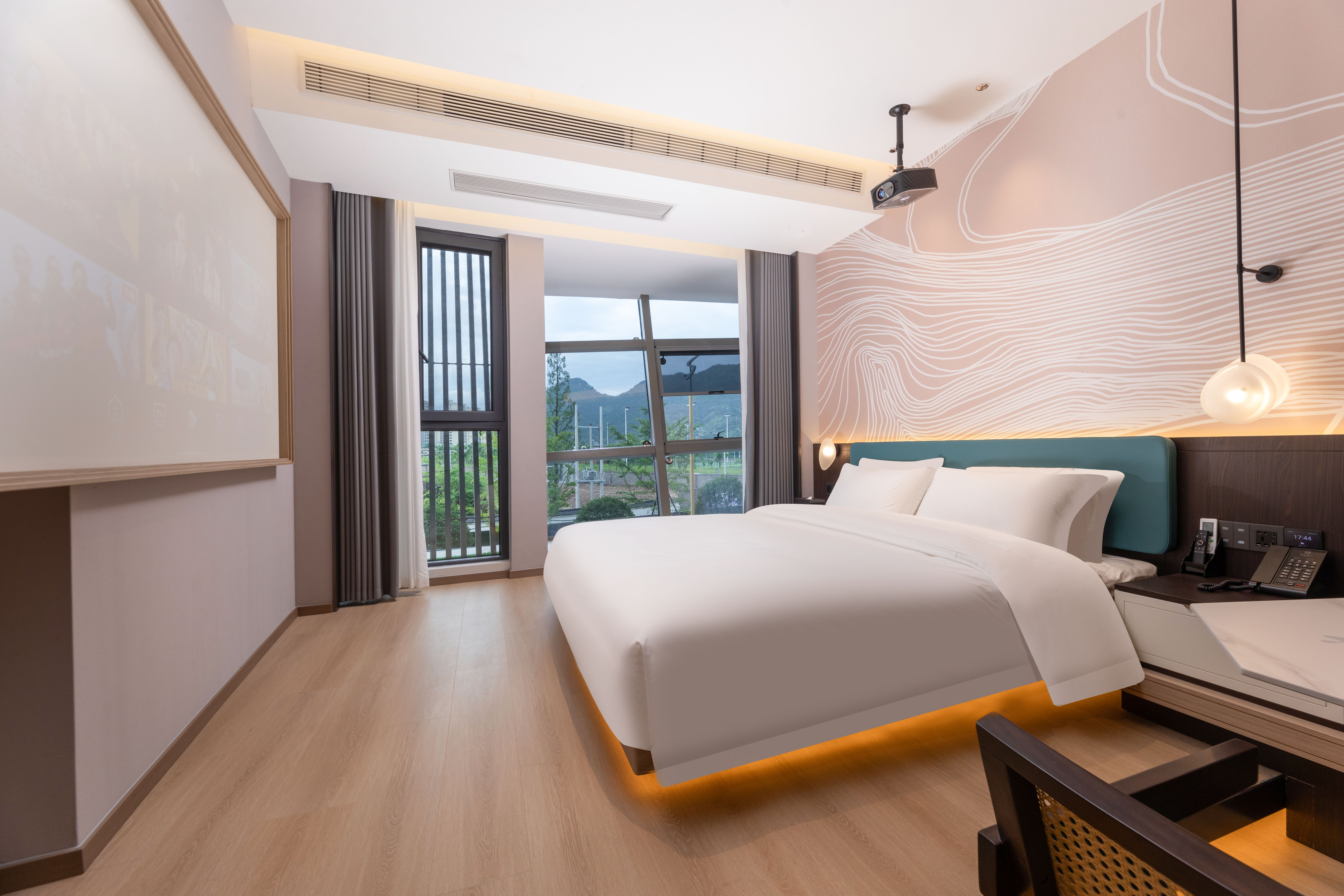 Deluxe | Cinema Double Bed Room[4K High-Definition Projection + Engaging Films]