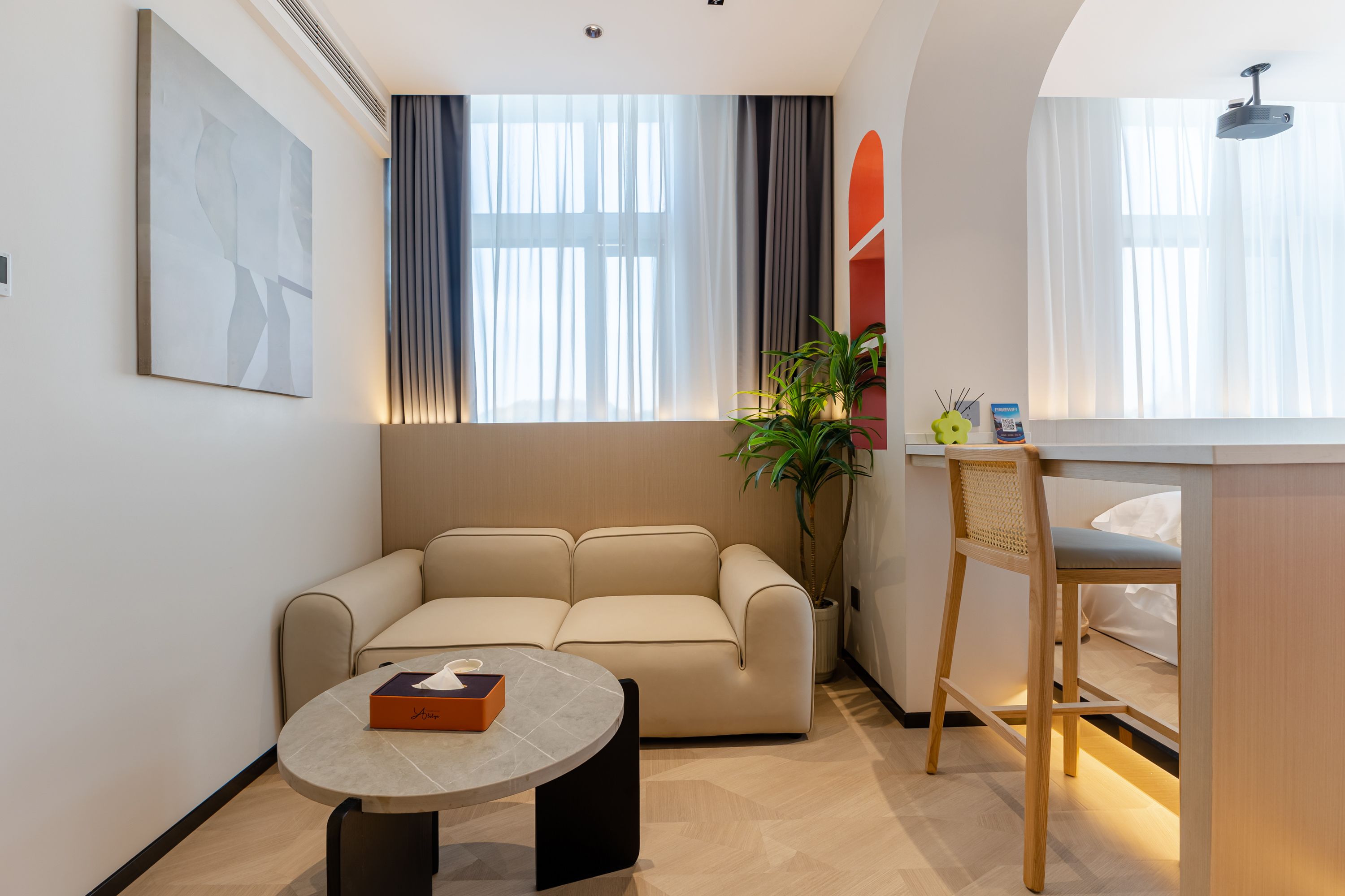 Hongshan | Premium Double Bed Room (Giant Screen Cinema + Smart Home + Zero Pressure Mattress)