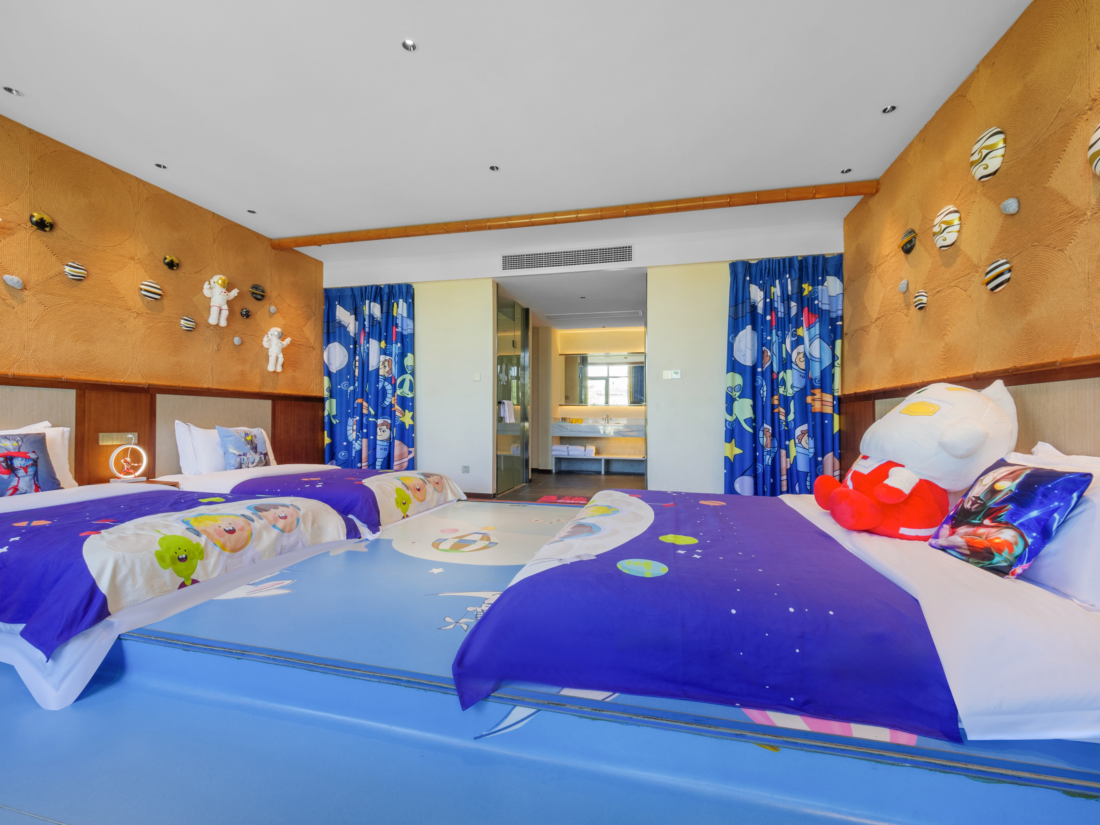 Ultraman Theme Family Room