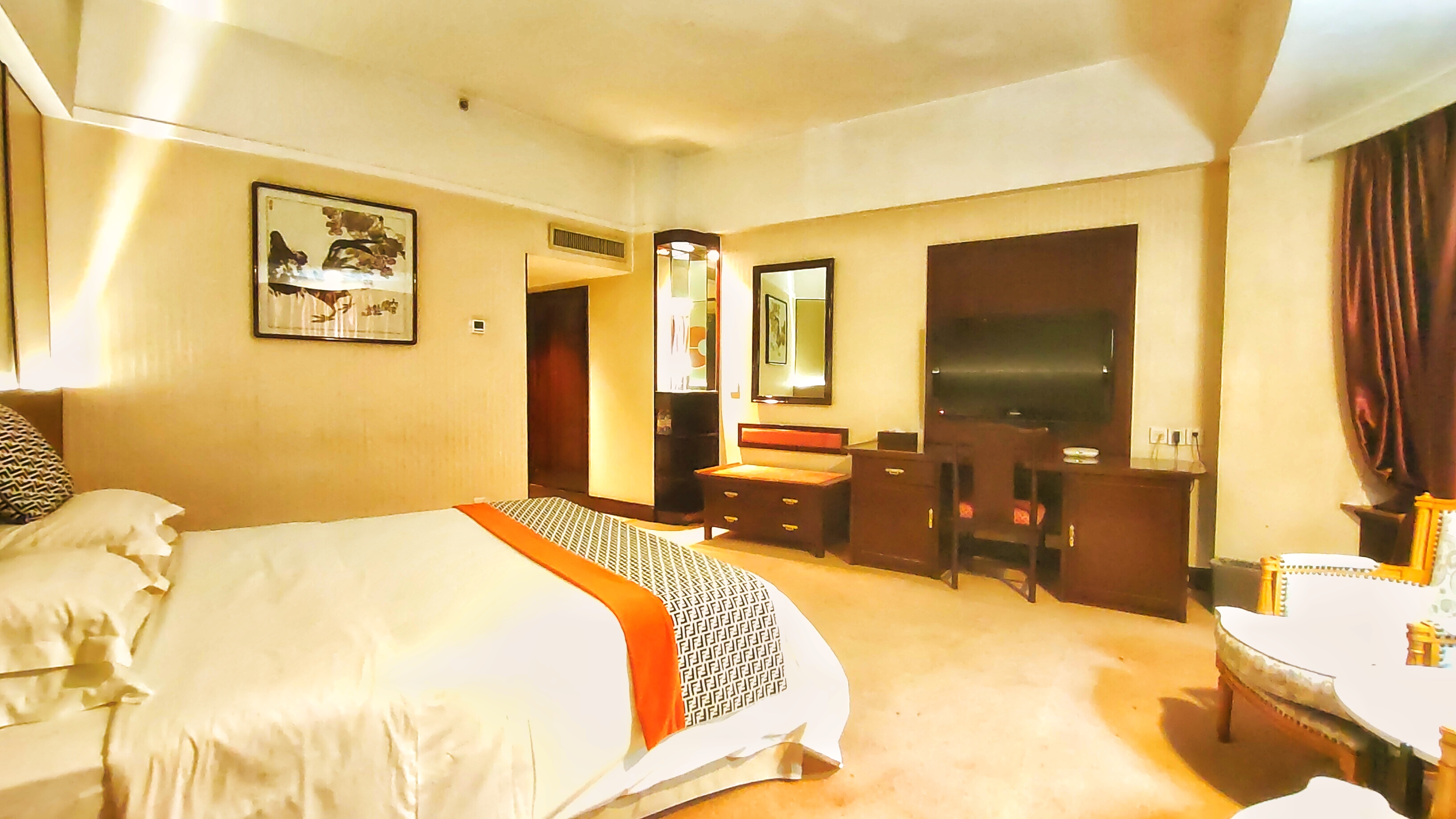 高级大床房（景观落地窗+RoomPlus洗护用品）