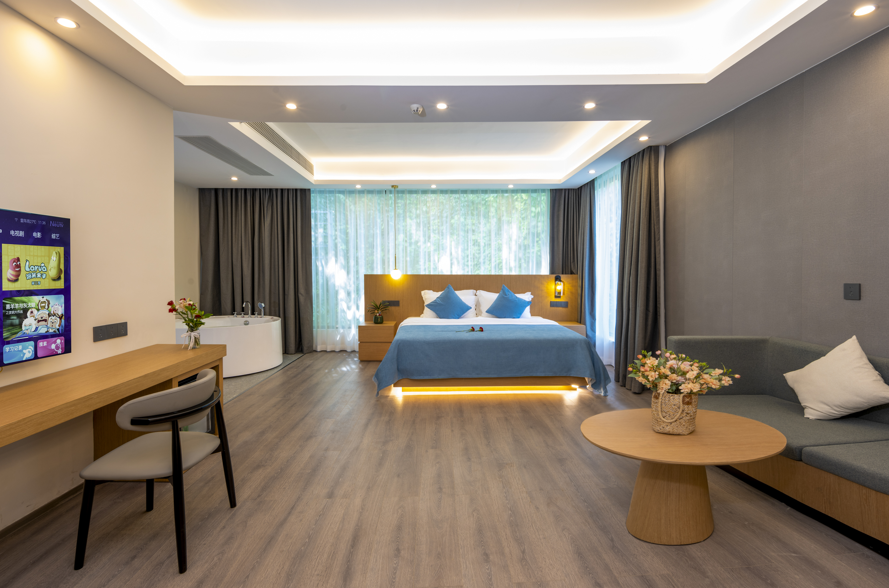 豪华山景行政大床房『观景浴缸+小冰箱+观景落地窗』