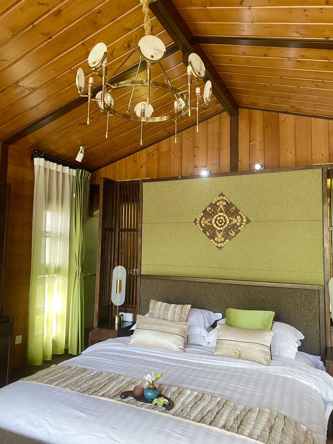 Fairy Tale Forest Deluxe Cabin - Lake-View (Double Bed)