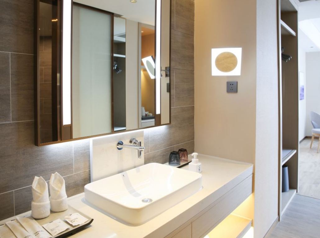 特价大床房（慕斯睡眠床垫+梦洁家纺床品）