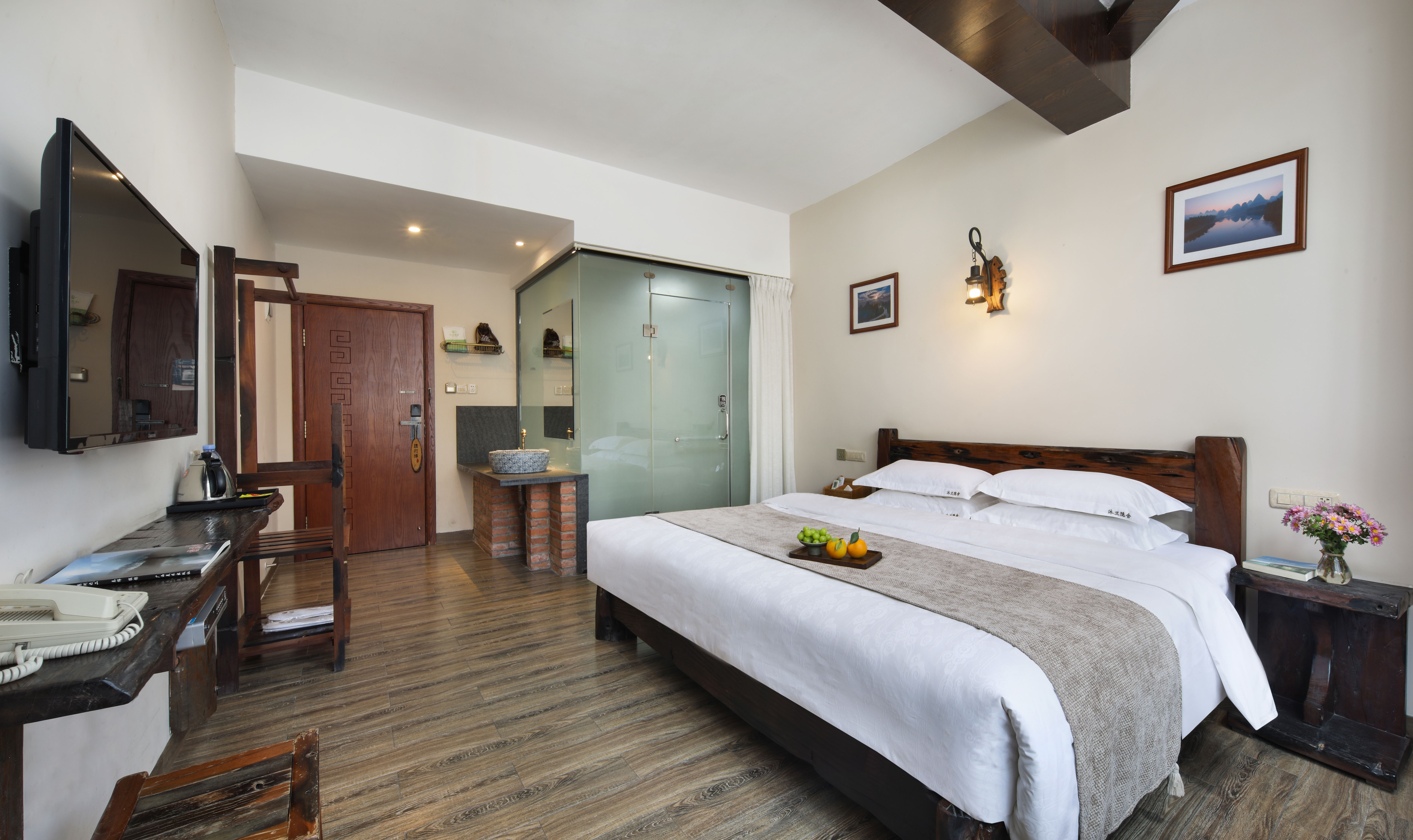 翻滚自由||至尊超大床房+清新·畅睡