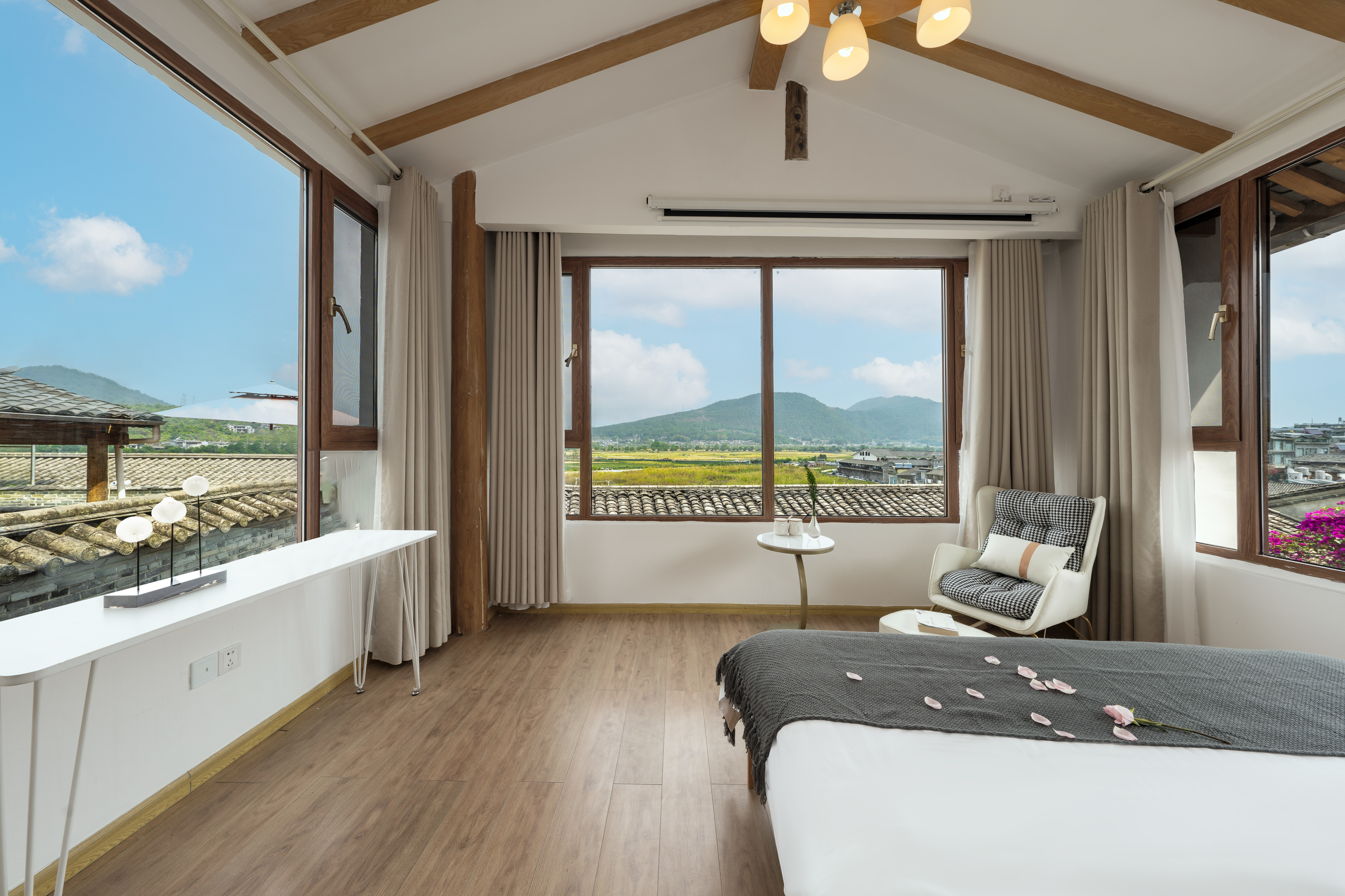 270°輕奢觀景大床房