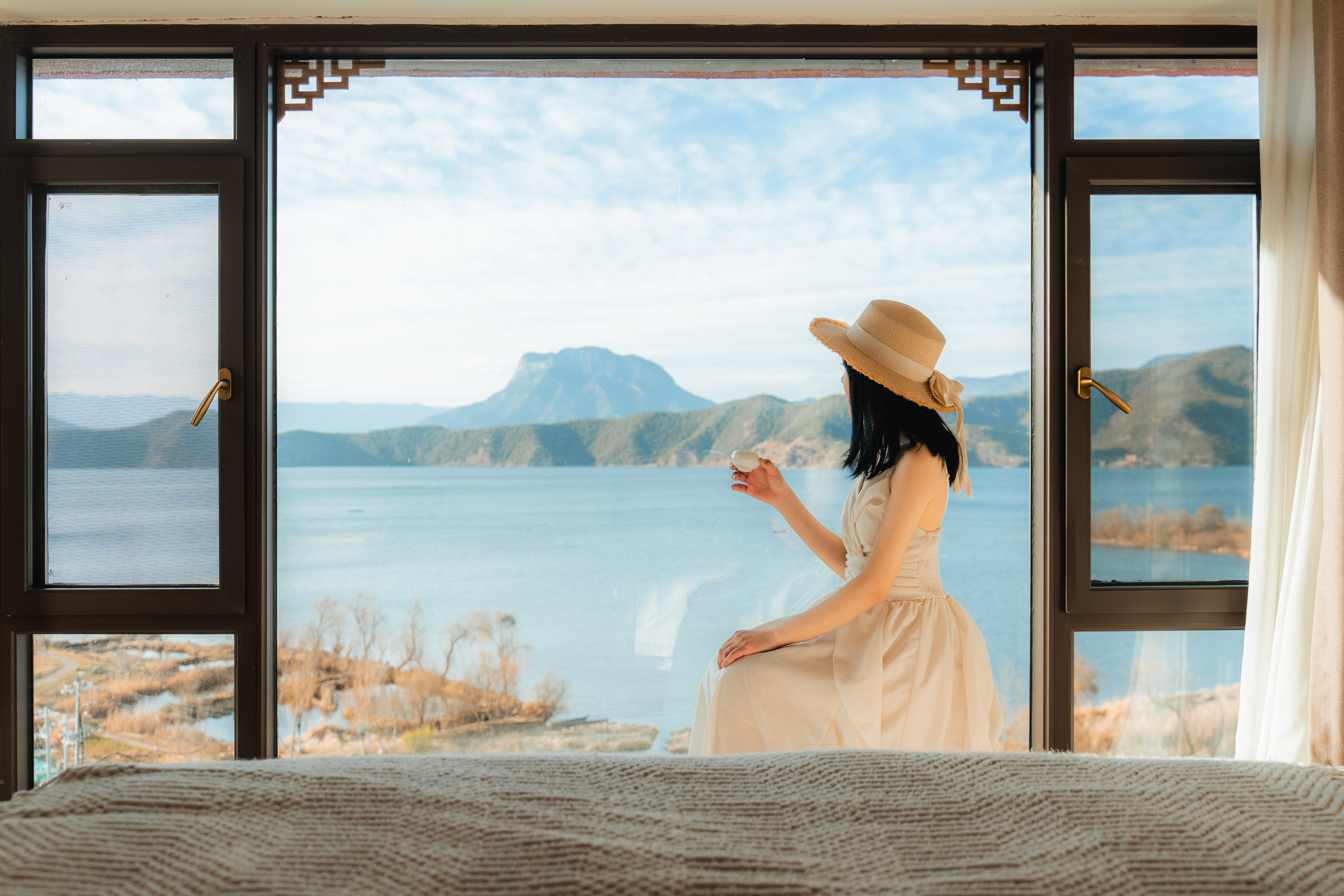 无敌湖景复式双床套房-晨雾美景-洗衣机-地暖-日落晚霞