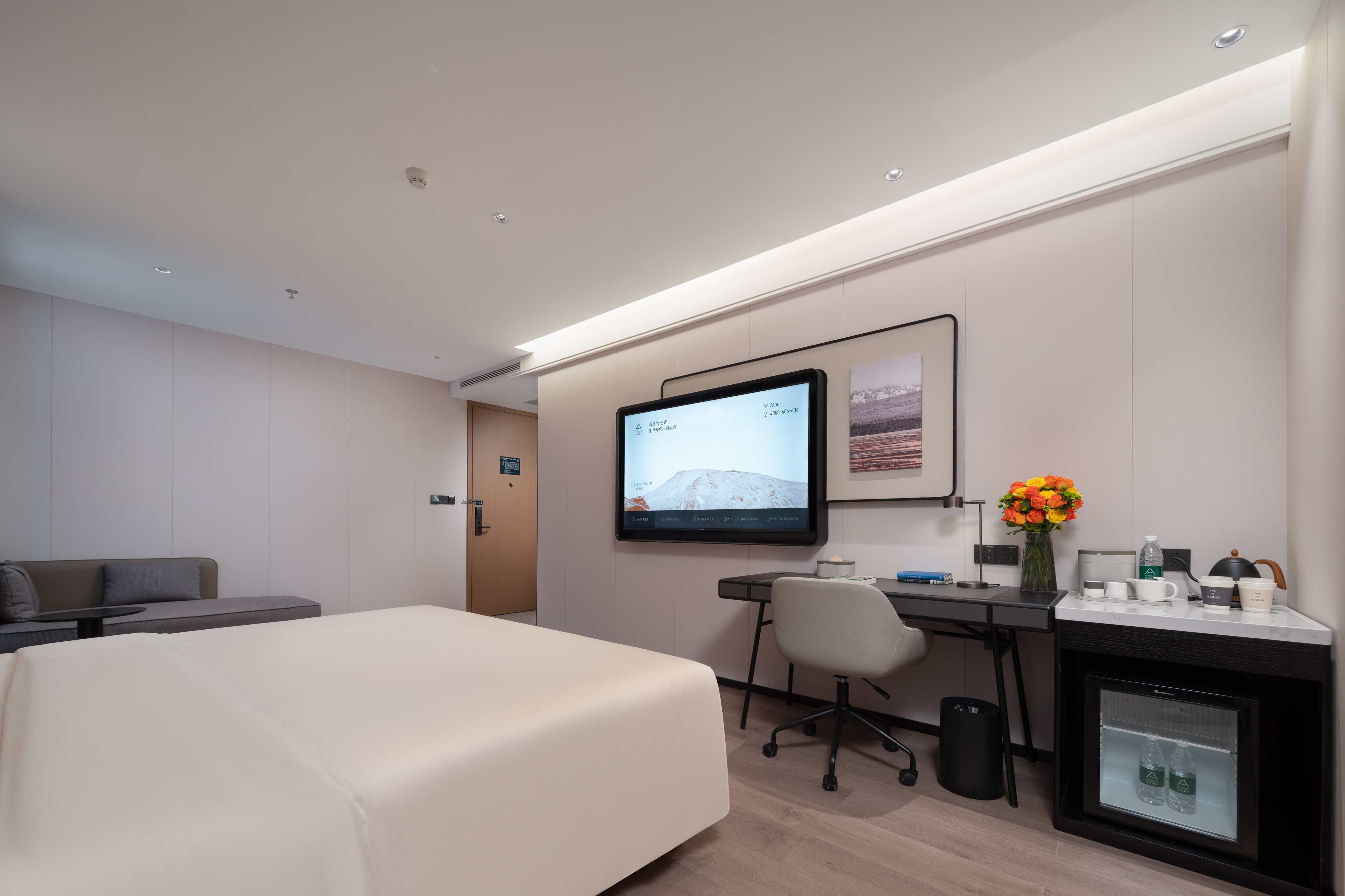 Elegant Double Bed Room With Xiaodu Smart Control, Smart Toilet&Mobile Screen Casting
