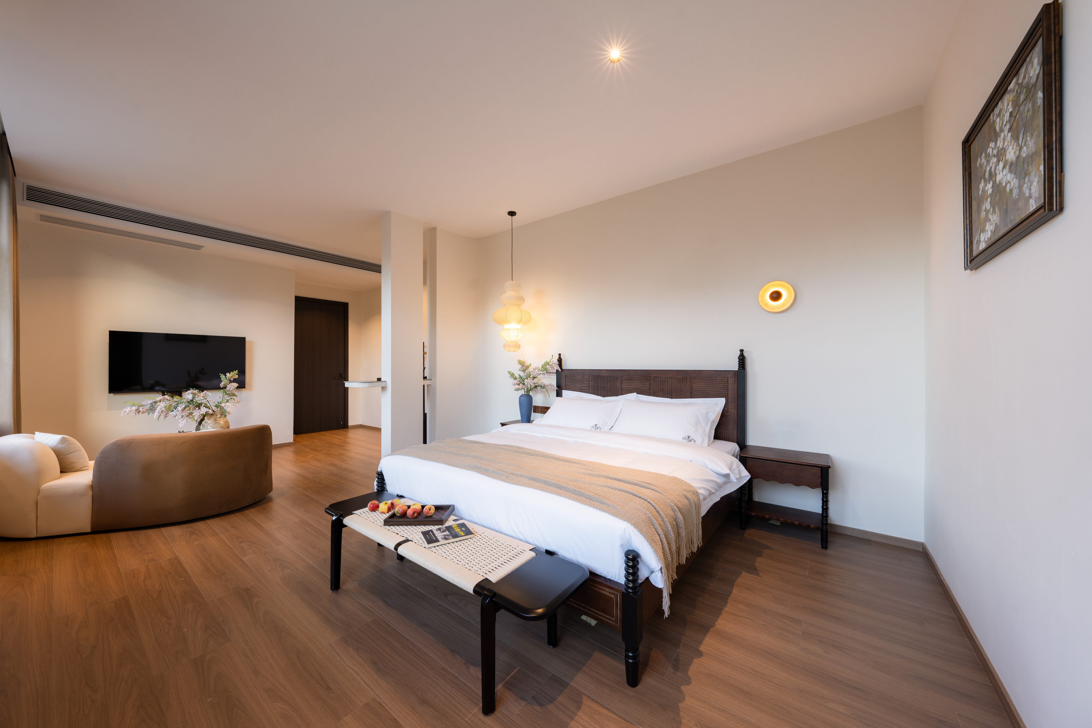 【柒祥·豪华大床套房】一室一厅|松风伴眠〉