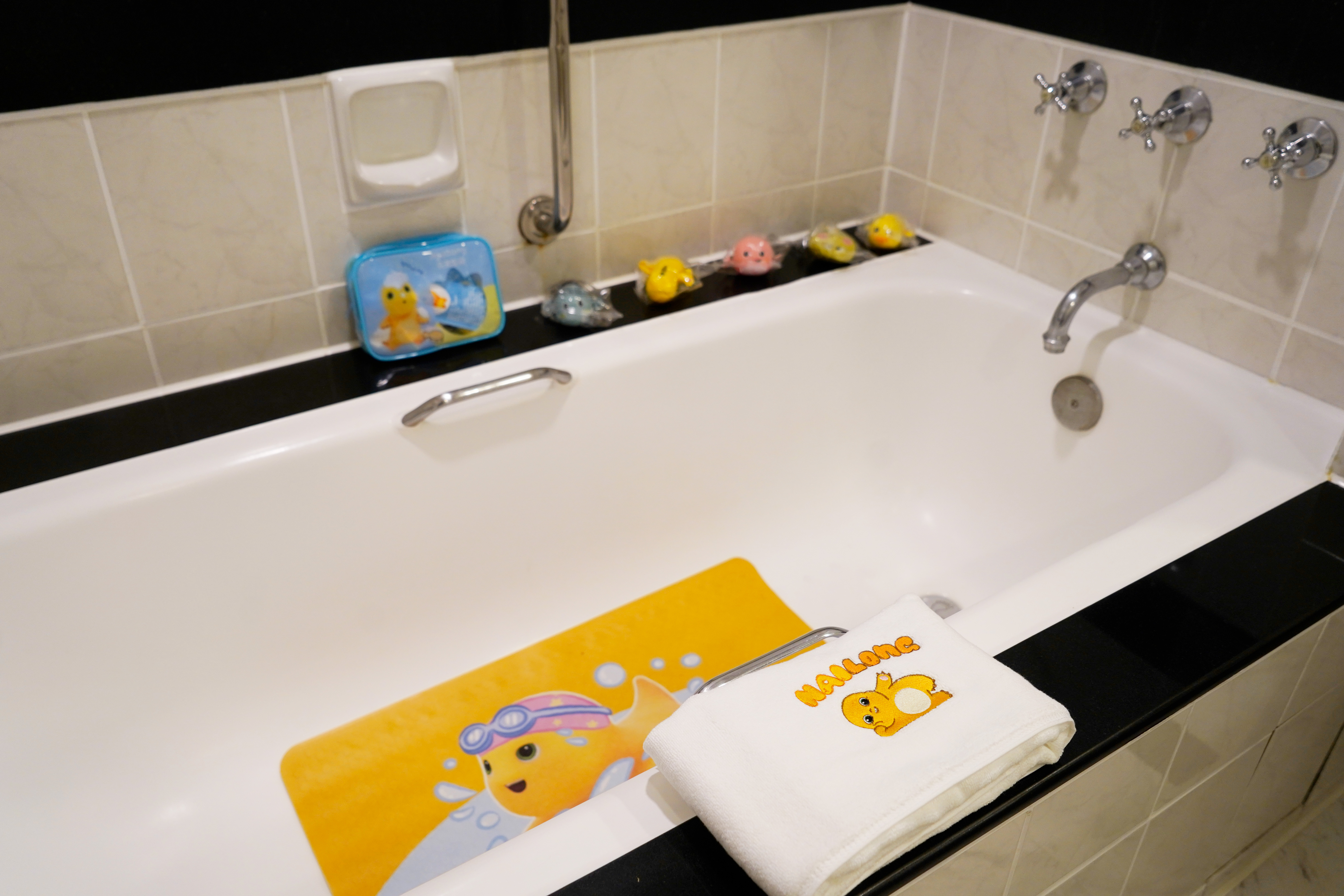 奶龙主题亲子套房