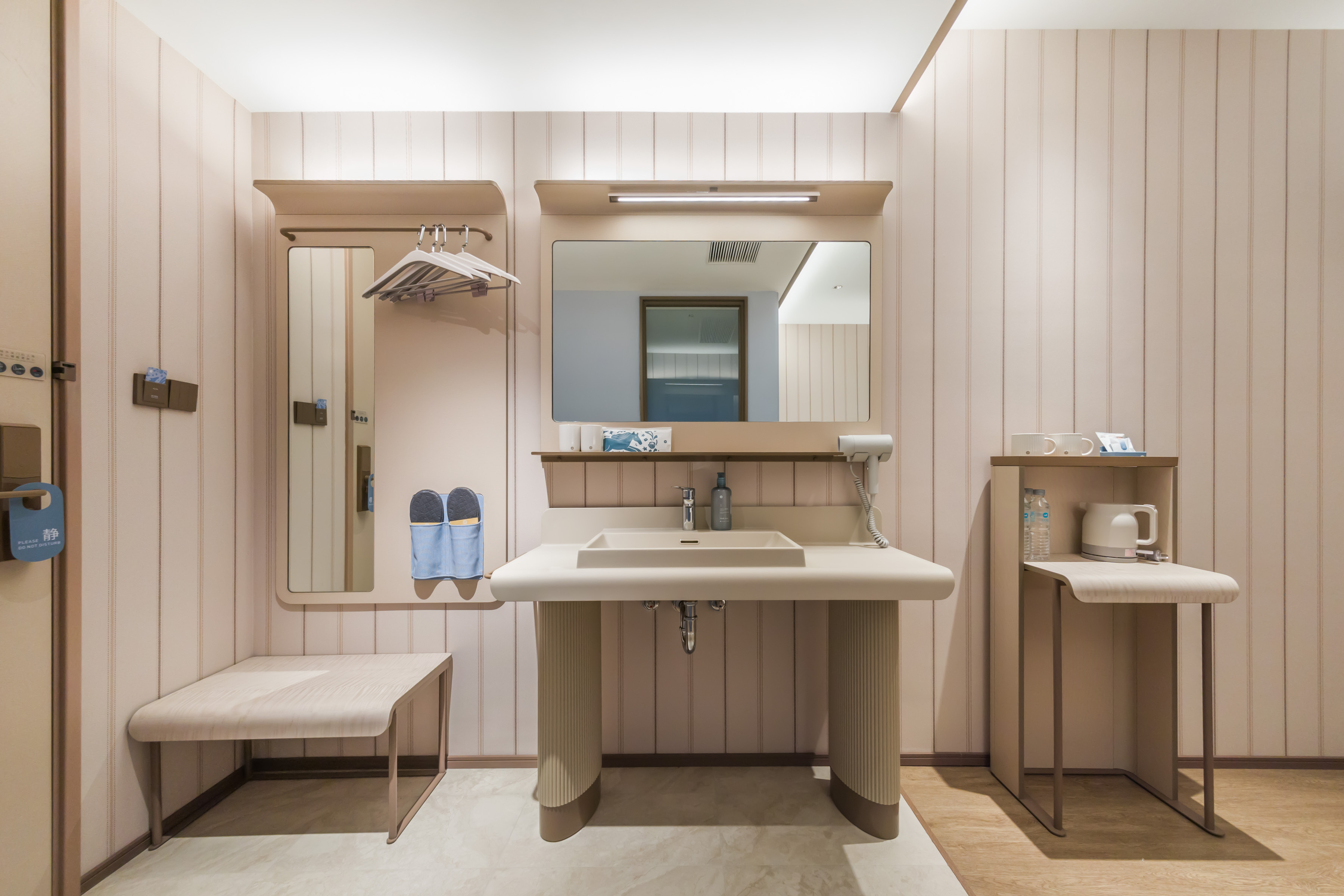 高级大床房（智能马桶+金可儿护脊床垫）