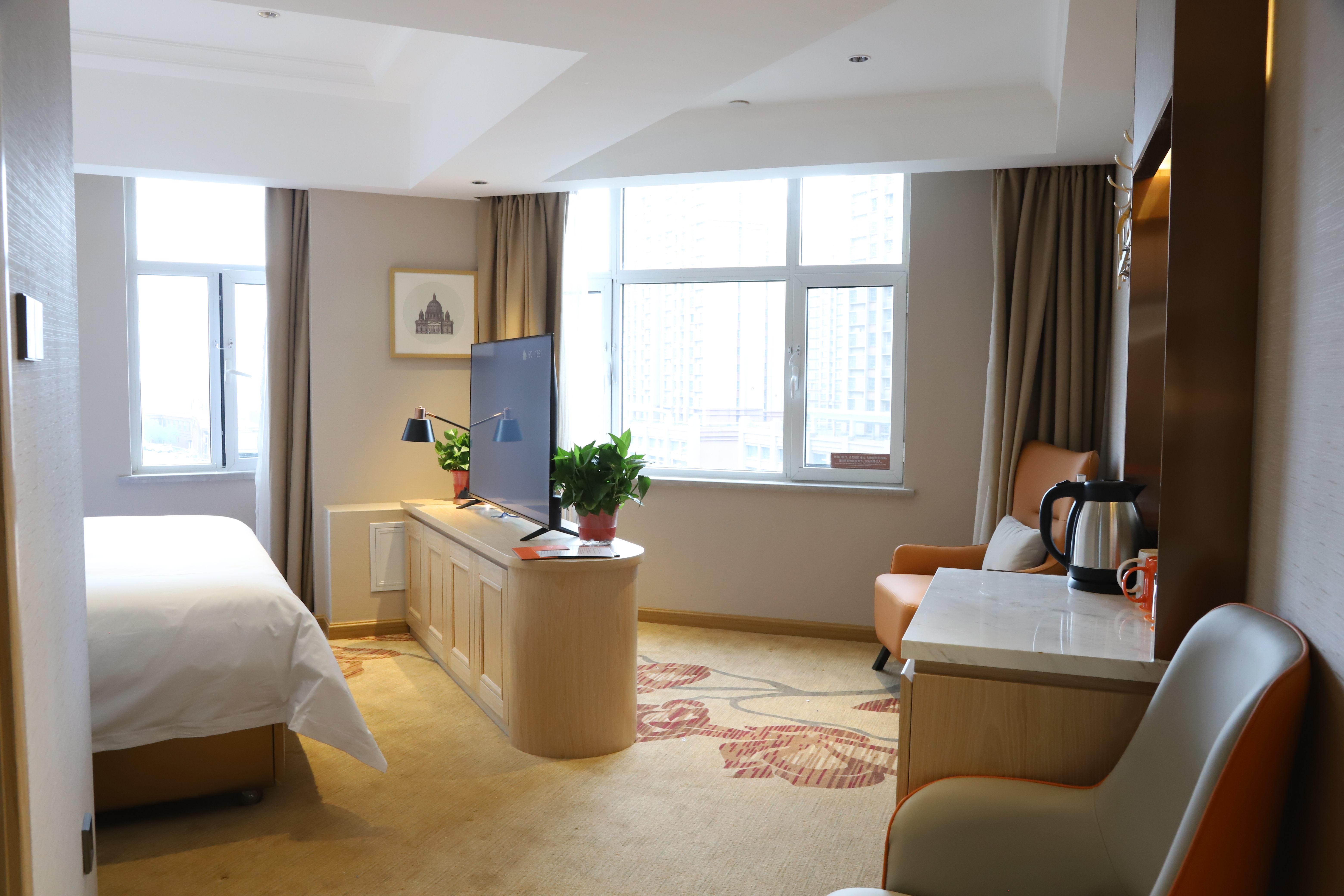 商务大床房（全屋智能+恒温冰箱+电视投屏）