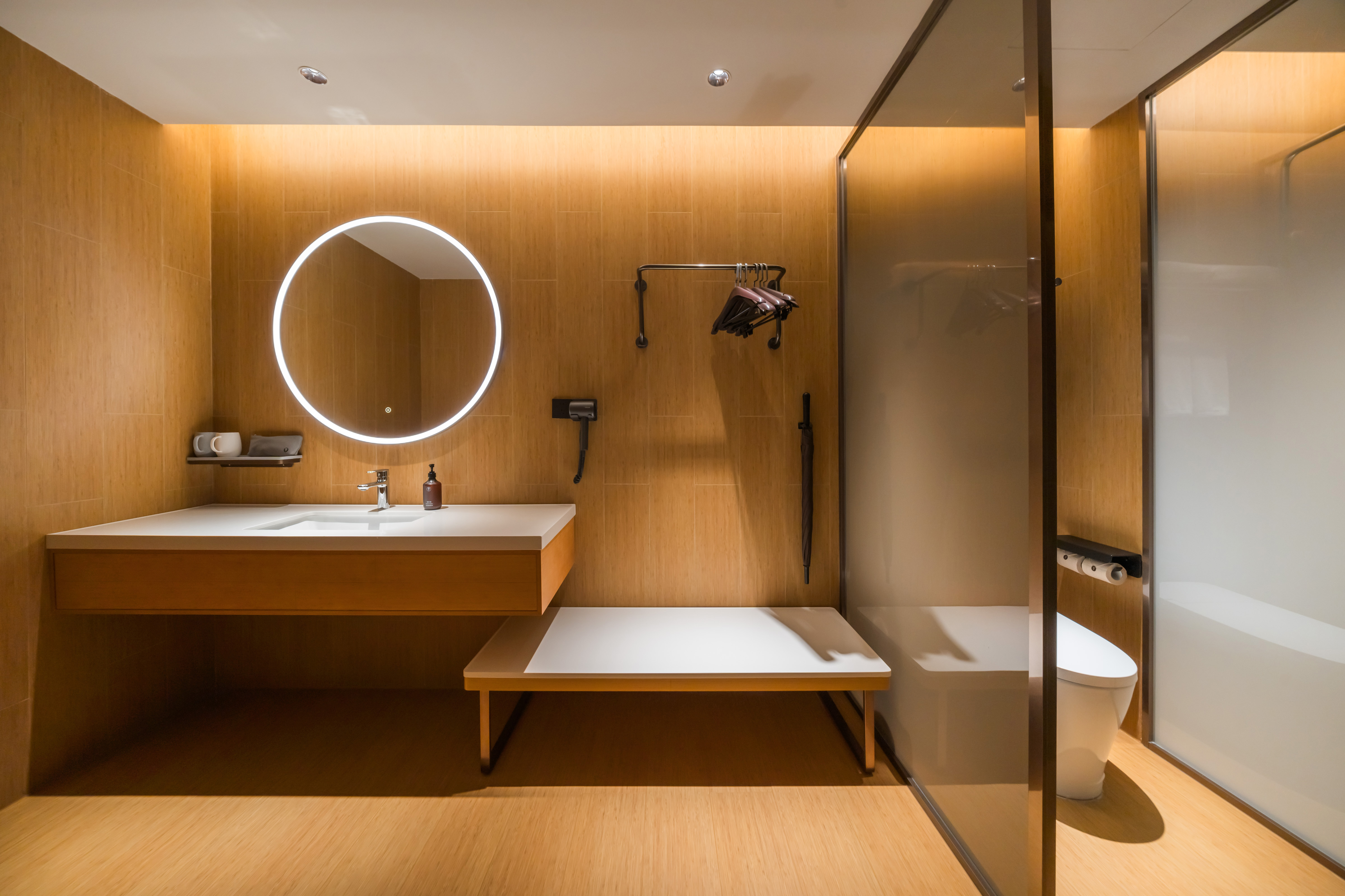 套房（深睡床垫+小冰箱+手机投屏）