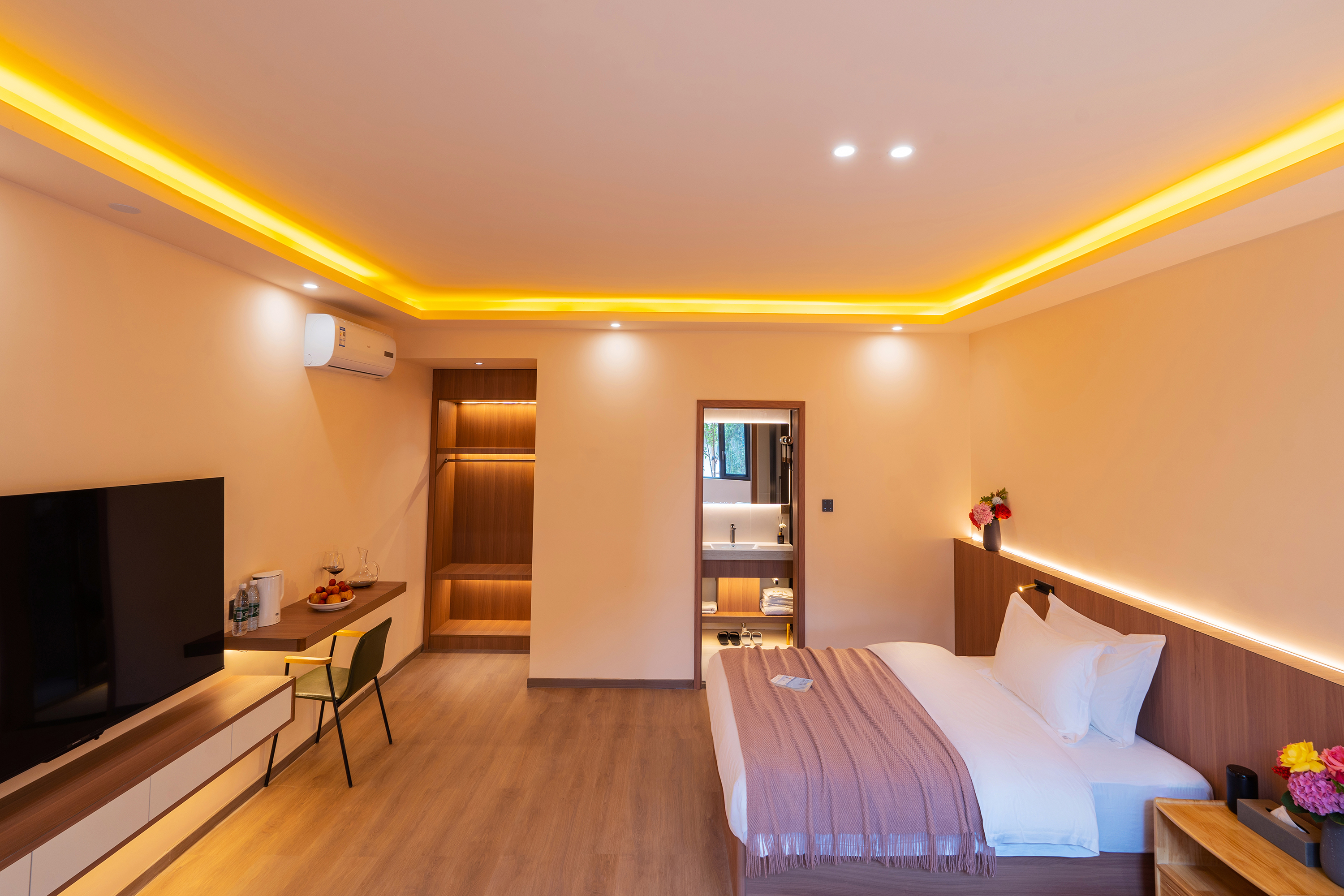 Light Luxury 2-bed Room