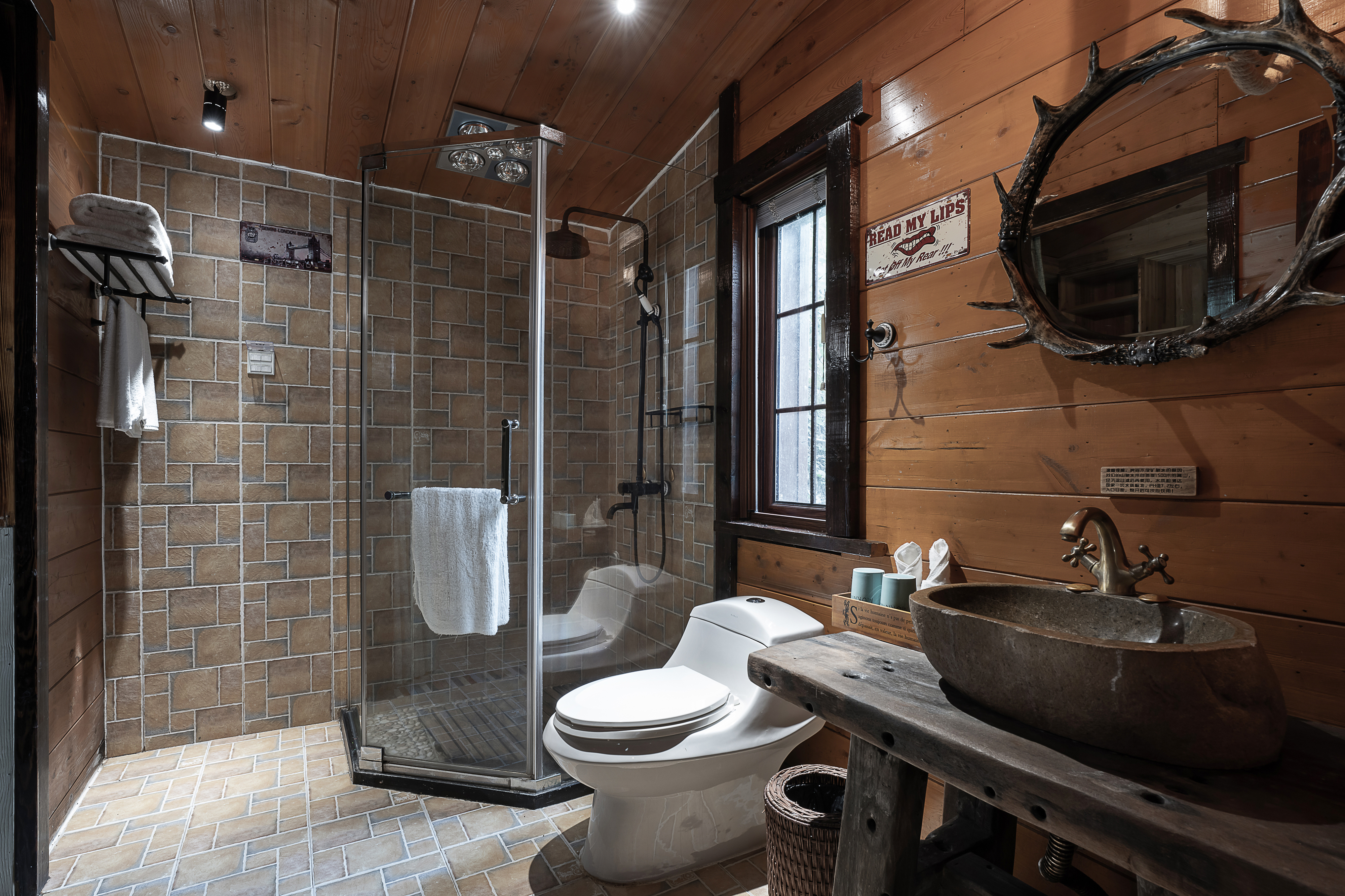 美式乡村独栋大床房（湖景小院+布艺沙发+深泡浴缸）