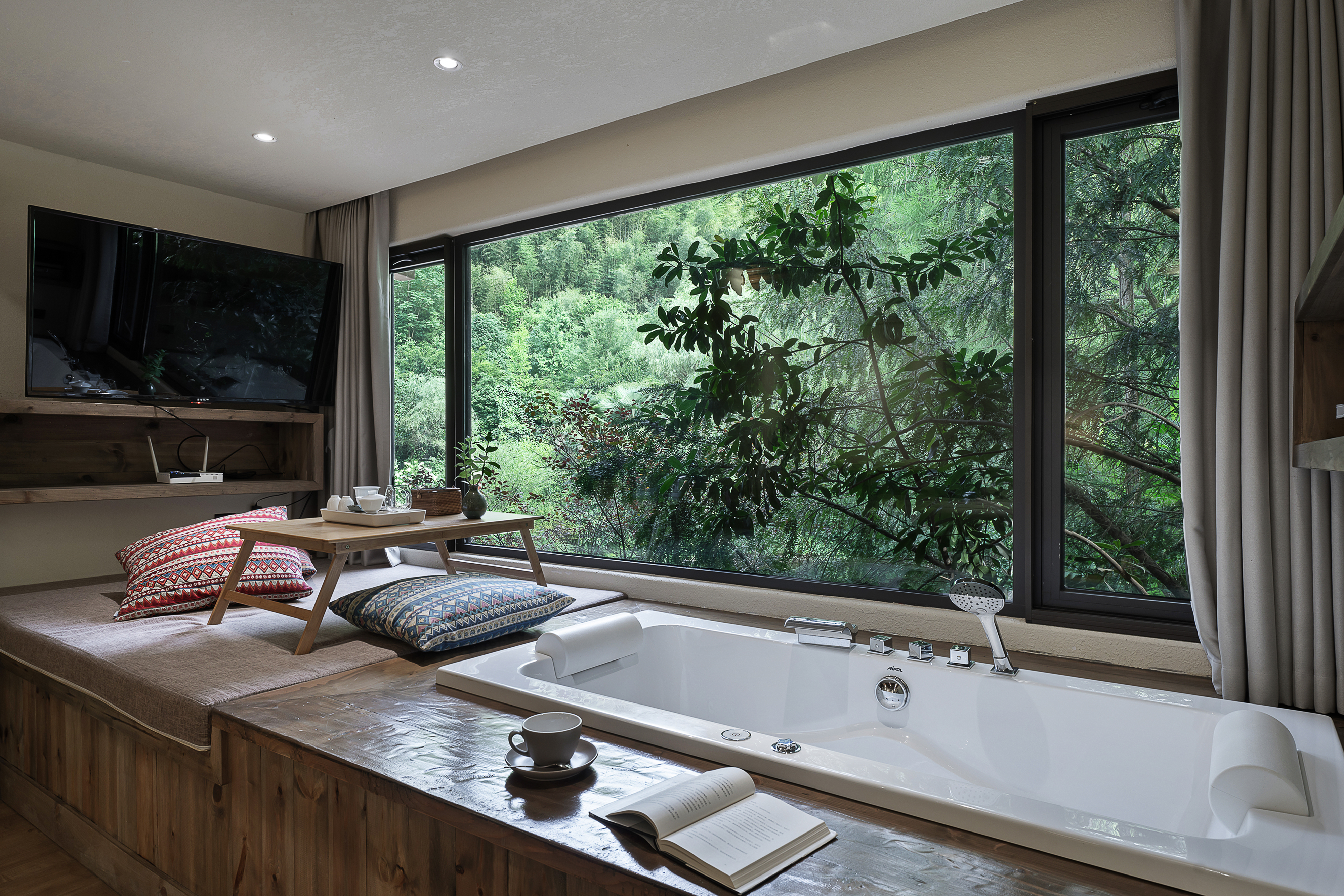 全景阳台大套房（地暖+全景阳台+按摩浴缸+私人茶榻）