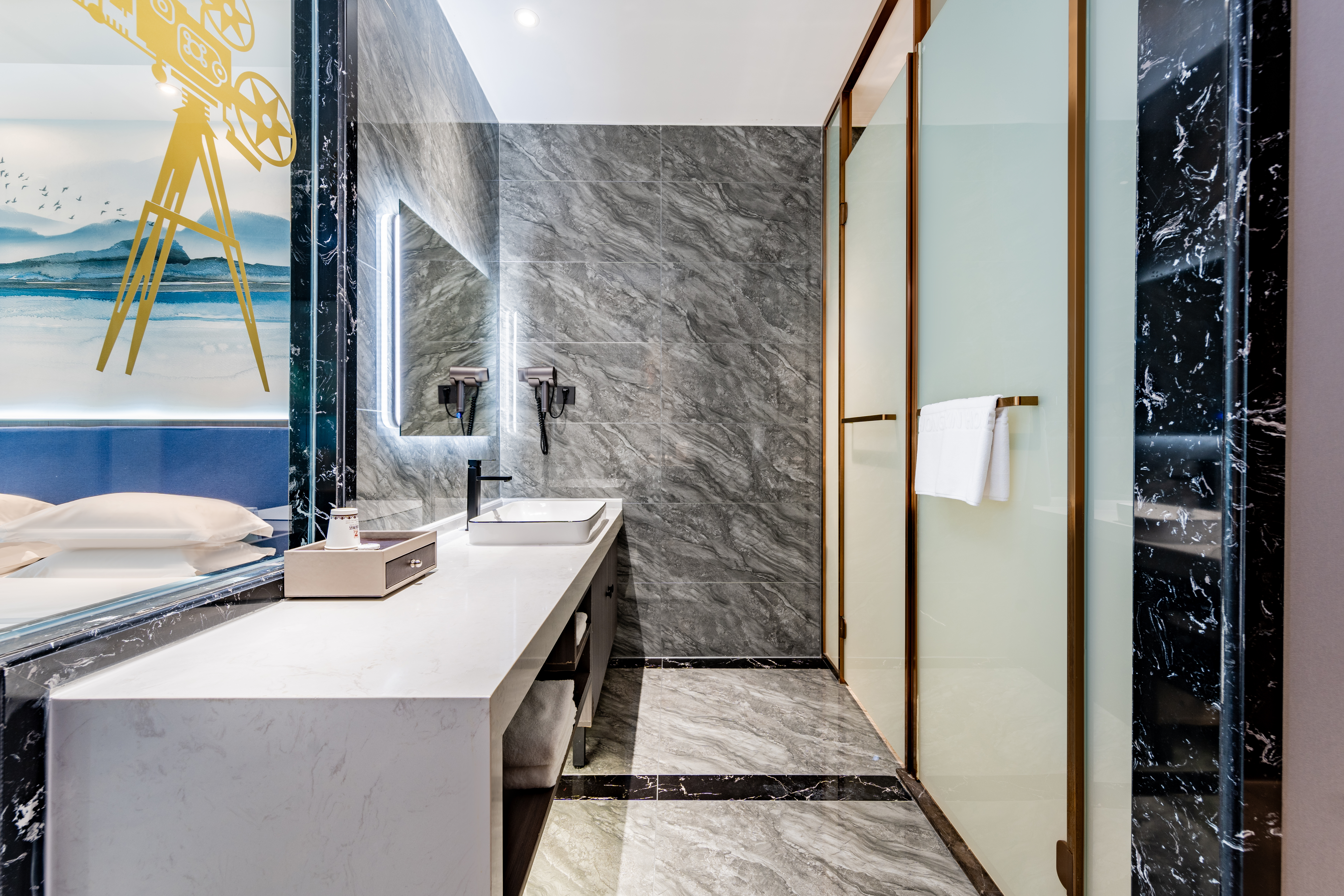 豪华影音大床房【嘉尼曼乳胶床垫+影音智能+地暖智控】