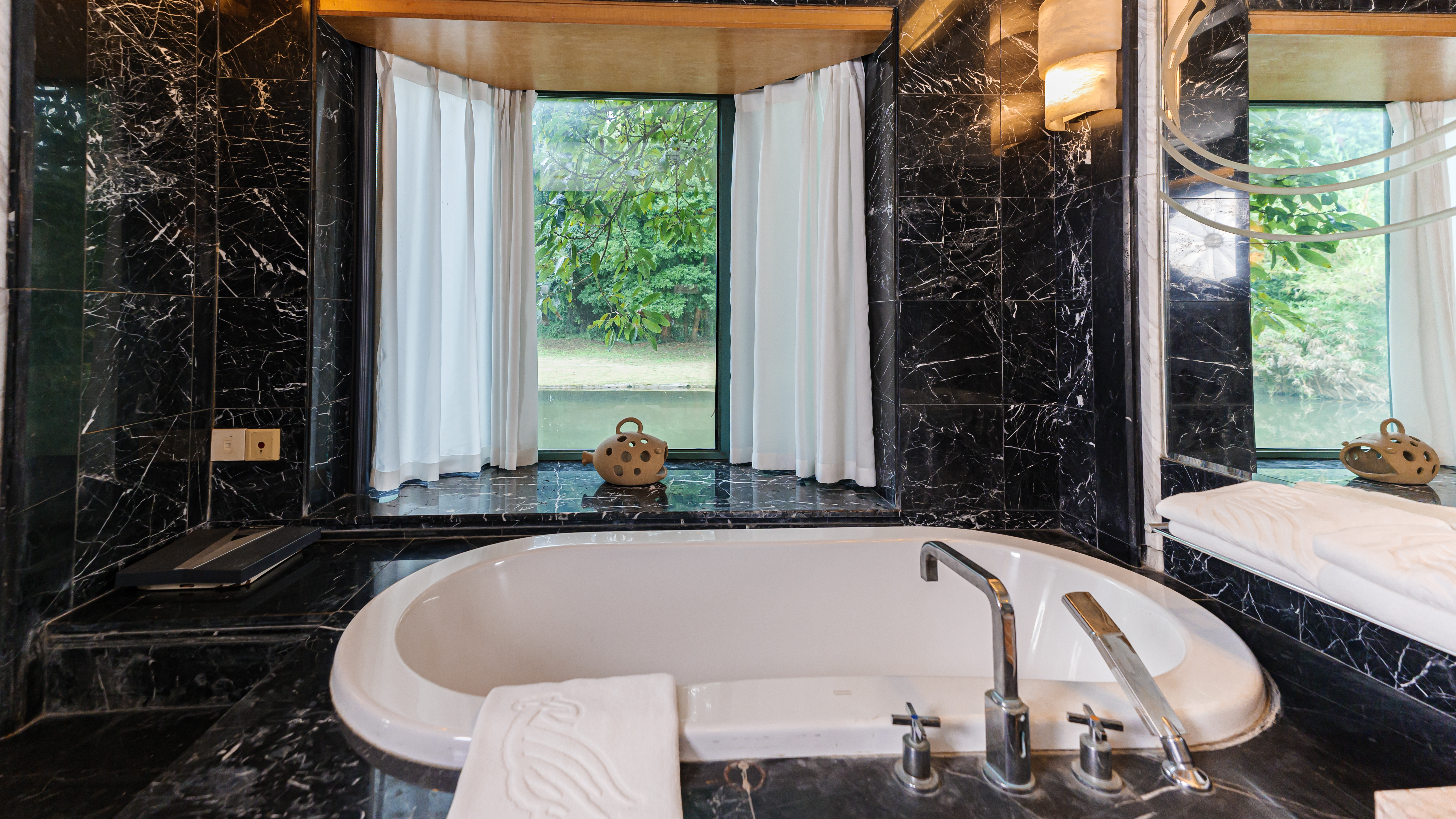 贵宾别墅高级套房（一套二）