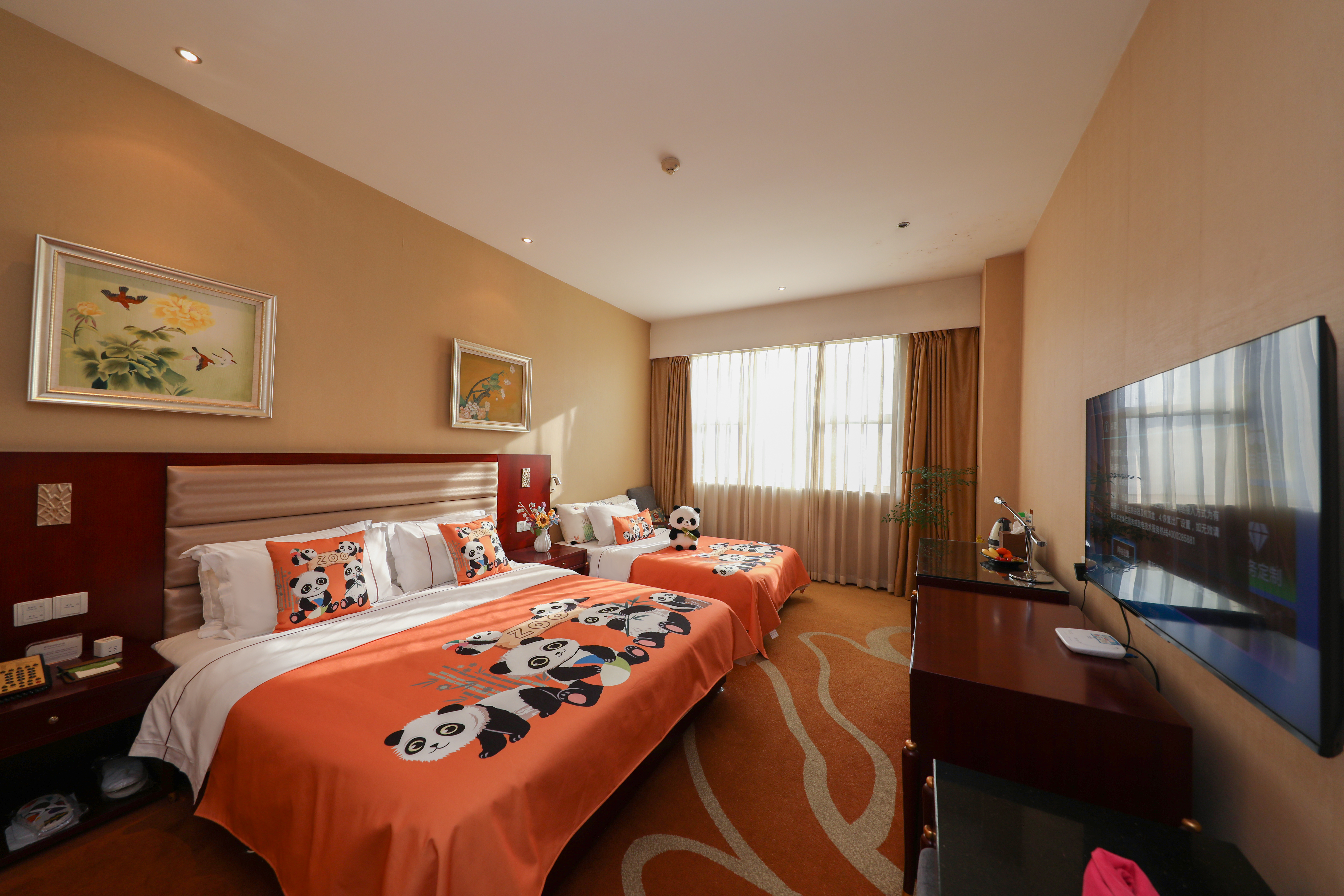 亲子房（鹅绒床被+小冰箱）