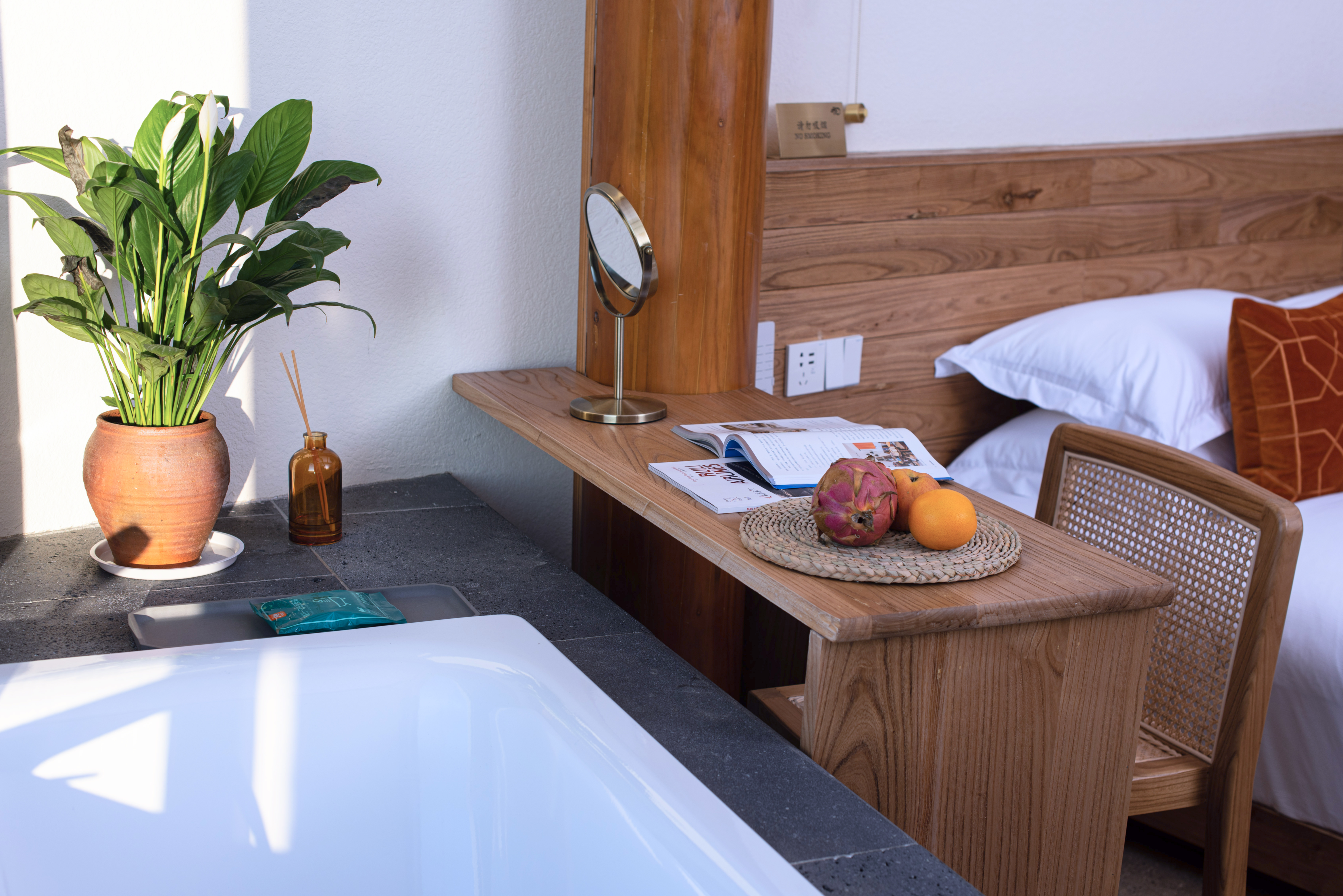 眺山·蒼峯遠景私湯大床房「金可兒舒睡床墊·自動窗簾·電熱毛巾架·恆温花灑·原木傢俱」