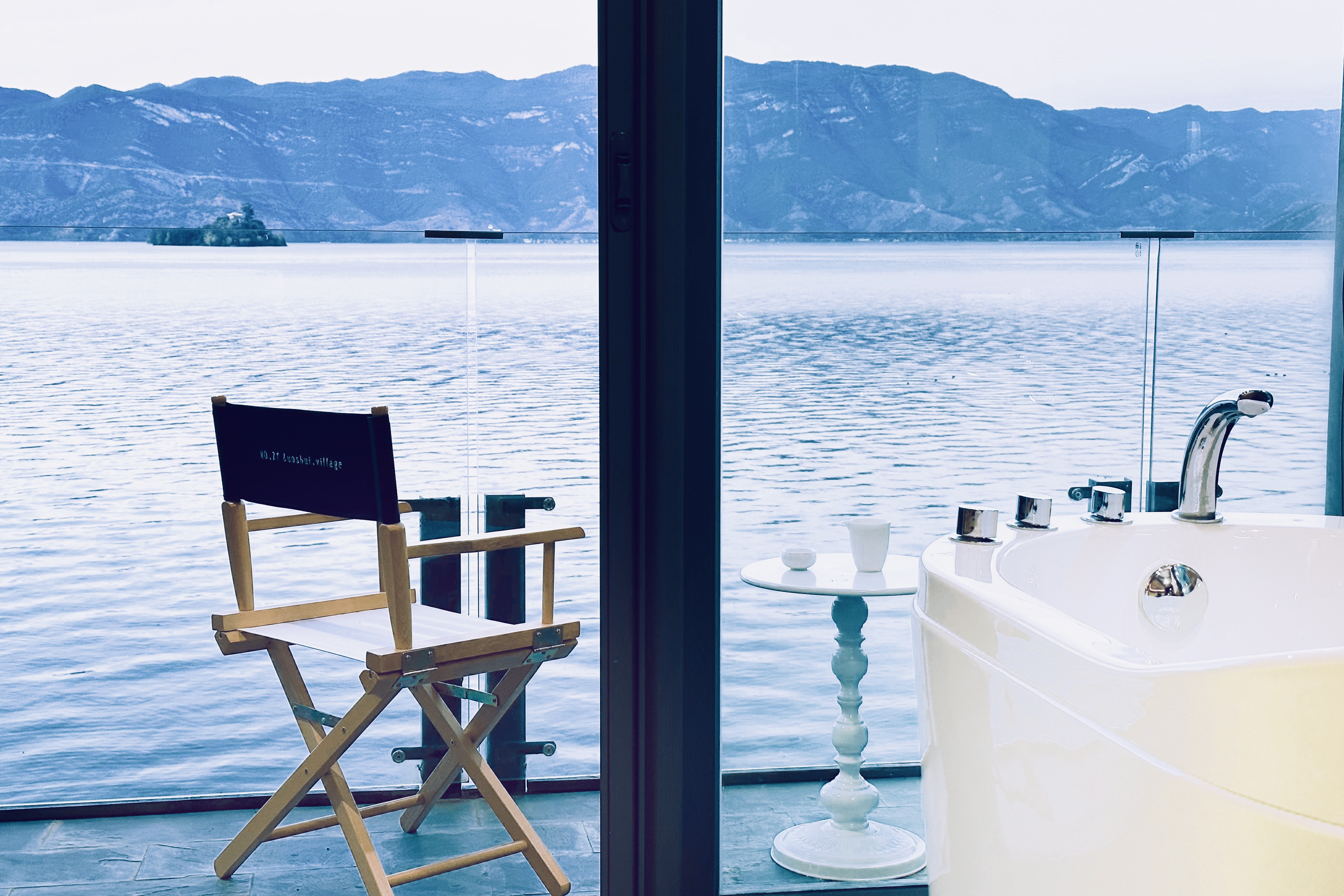 Elegant Suite - Lake-View