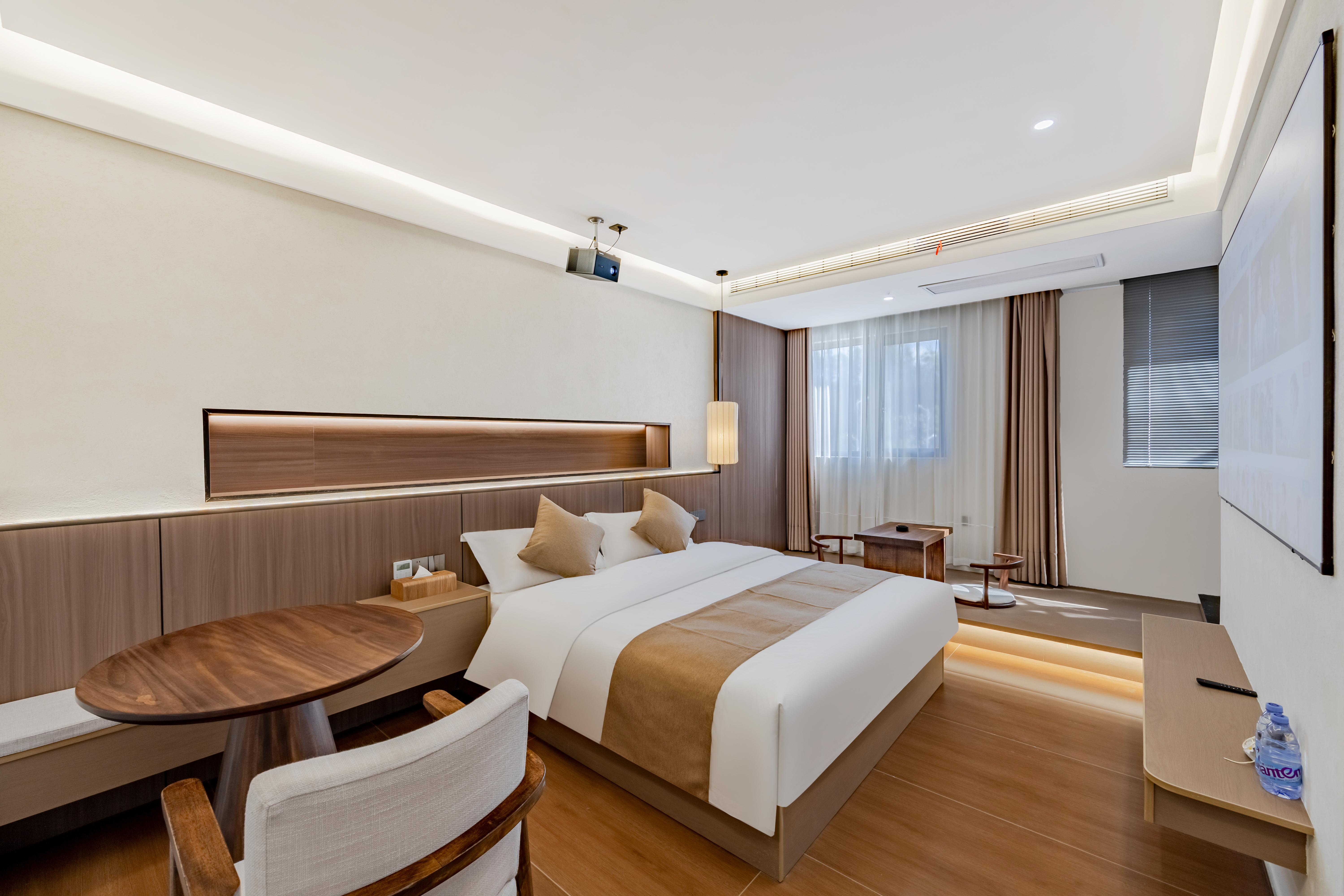 Xingju Tatami Tub Double Bed Room (Spacious, Hd Audio-Visual Projection, Smart Bathroom, Jacuzzi)